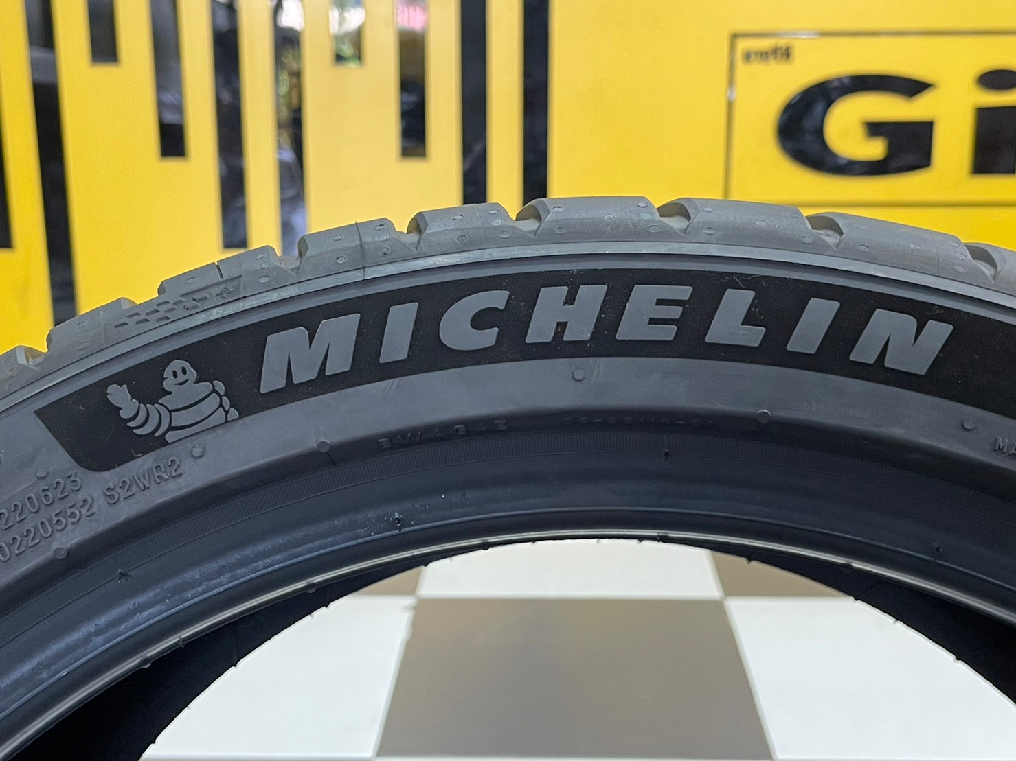 MICHELIN PILOT SPORT 5 235/40R18 ยางใหม่ปี2023
