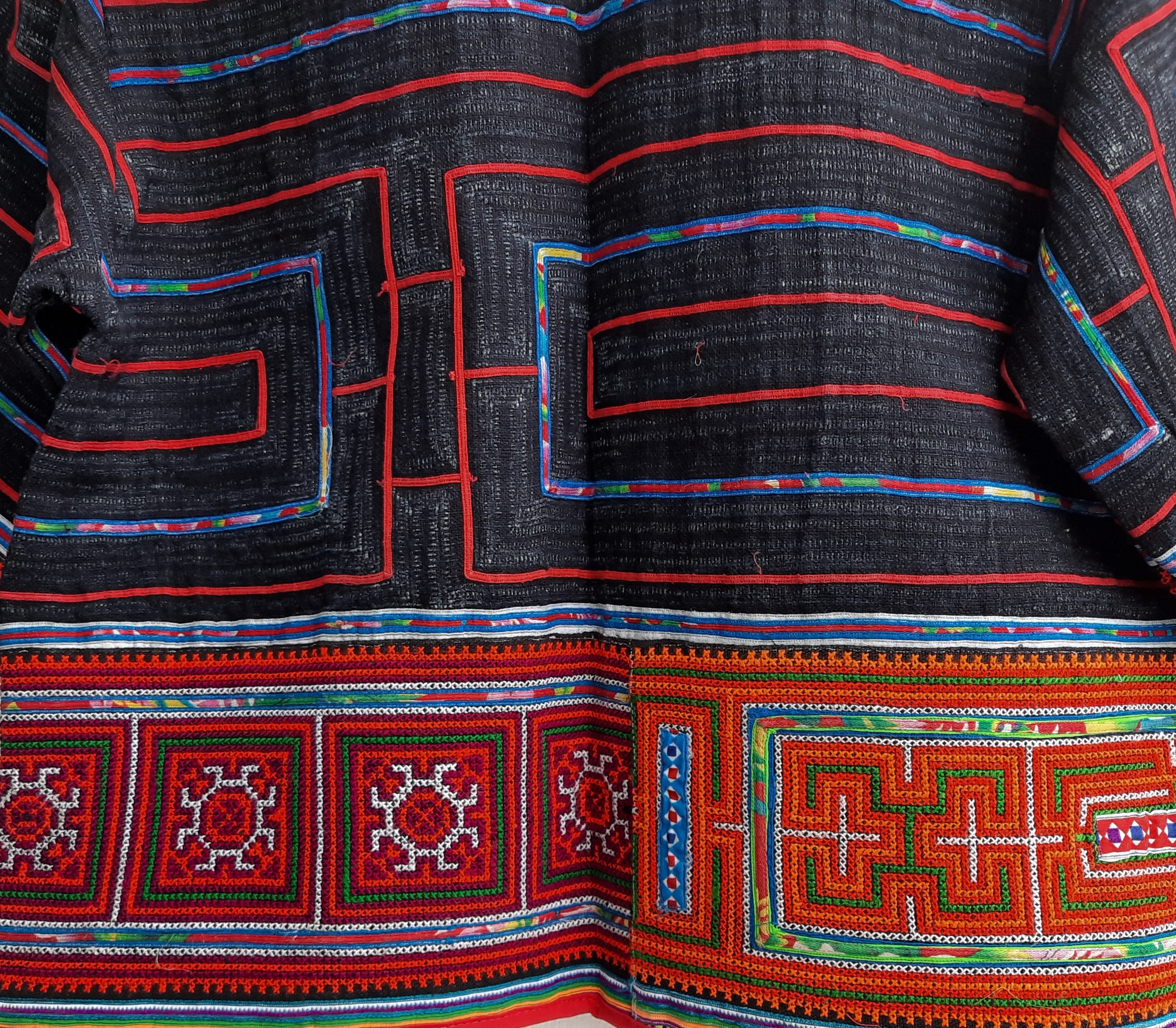 เสื้อแขน3ส่วน ผ้าเชิงส้ม ลายพระอาทิตย์