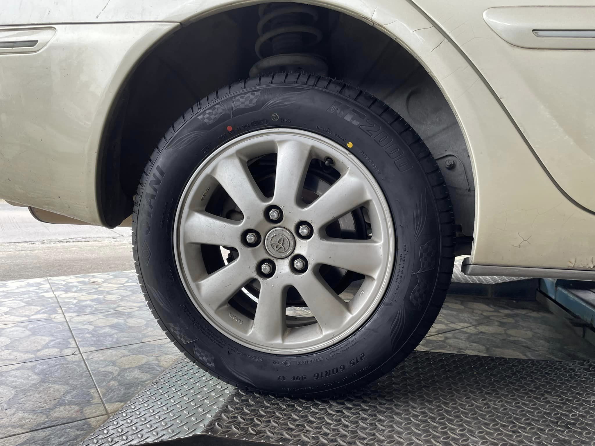 TOYOTA_CAMRY เปลี่ยนยาง #OTANI #KC2000 215/60R16