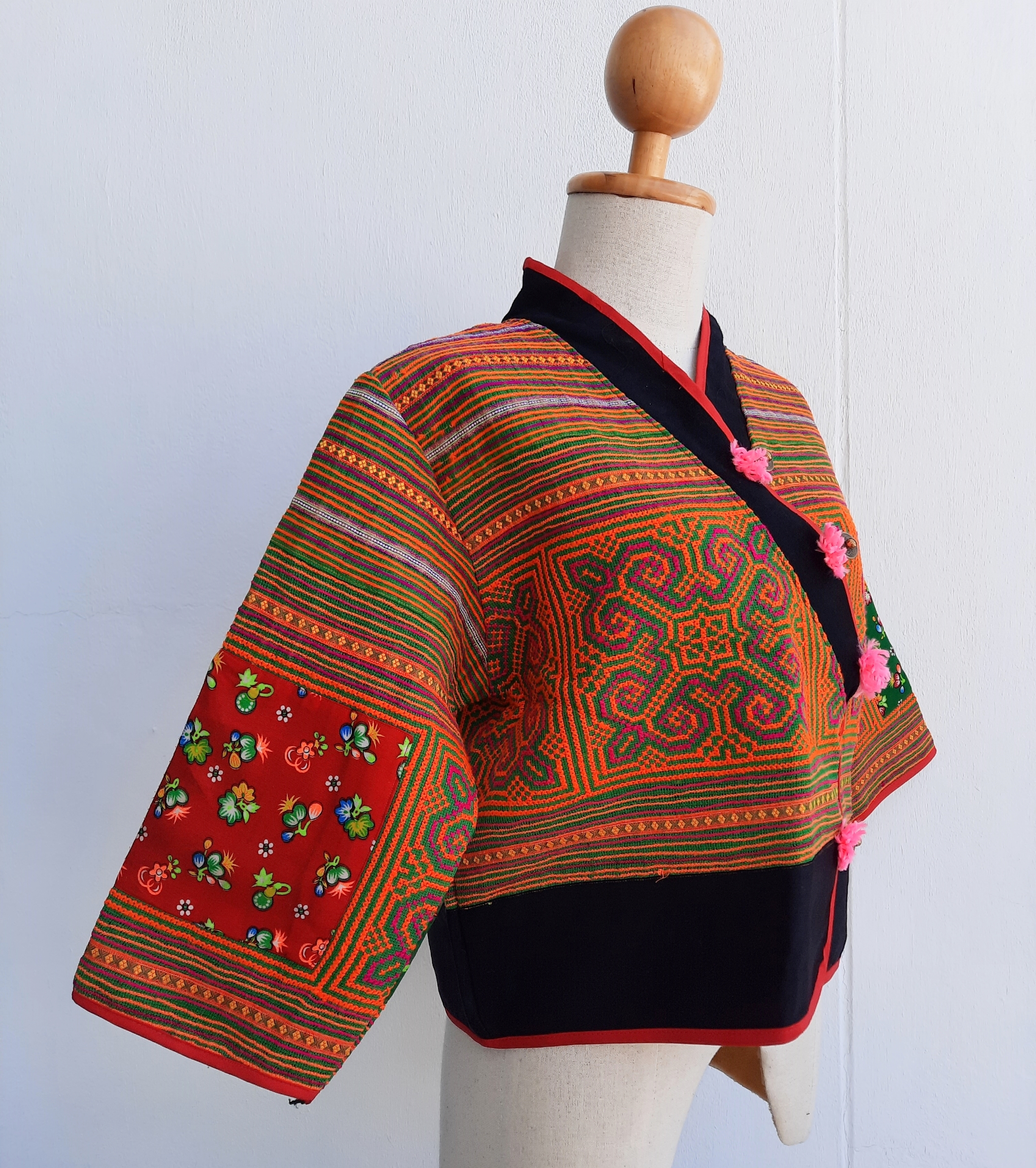 เสื้อเจ้านาง ลายโบราณ สีส้ม-เขียว