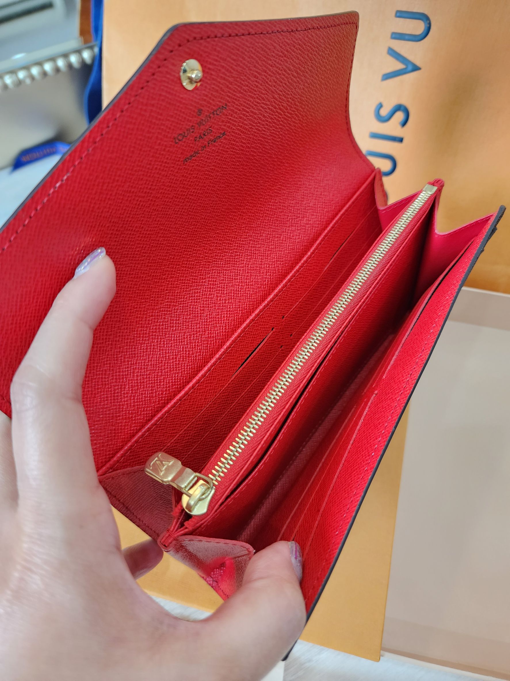 กระเป๋าสตางค์Lv sarah wallet microchip มือสอง