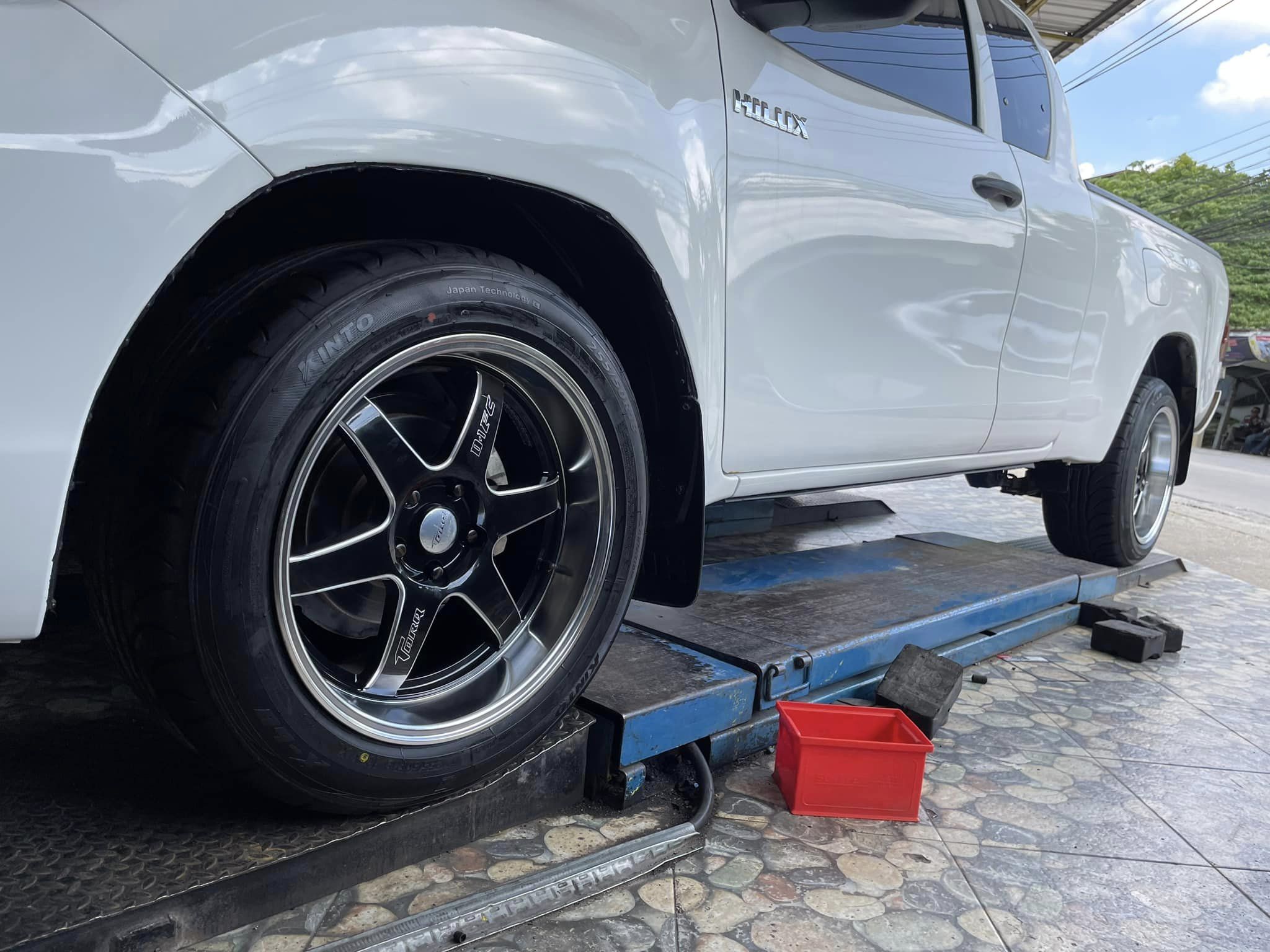 #TOYOTA_REVO #KINTO_X-68_255/50R18 #ล้อแม็กซ์TORQ D1FC 18X9.5 5X114.3 ET22 18X10.5 5X114.3 ET30 BKSL