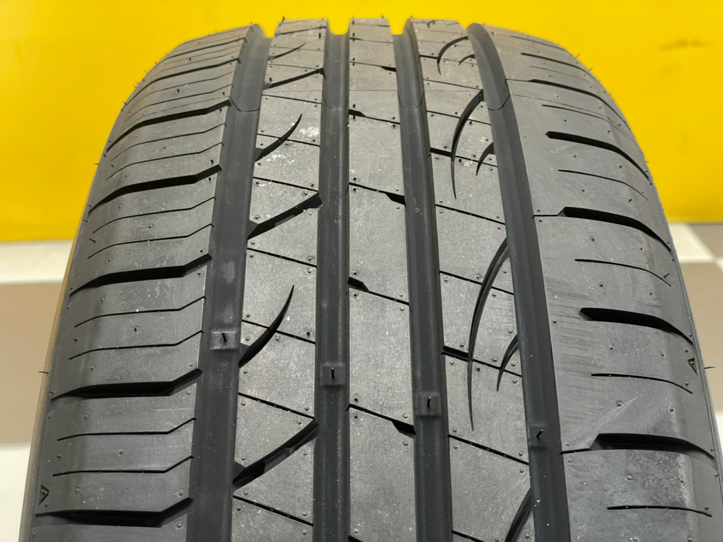 215/55R17ยางใหม่AUSTONE SP602 ยางผลิตไทย คุ้มค่ารับประกันบาดบวมเบียดตำ365วันเคลมฟรี ยางใหม่ปี2022