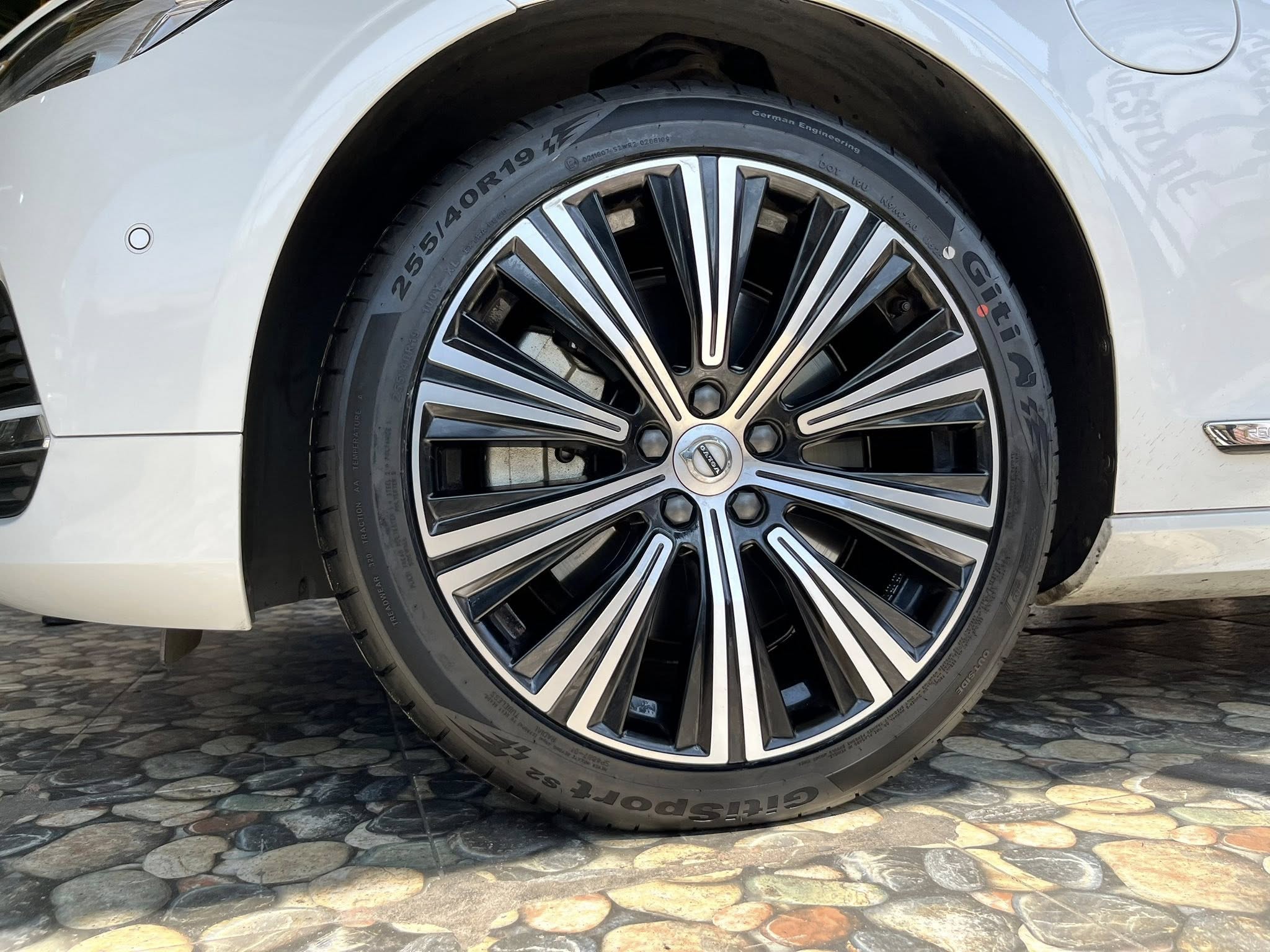 VOLVO_S90🚘เปลี่ยนยาง 🛞🐘#GITI_SportS2_255/40R19