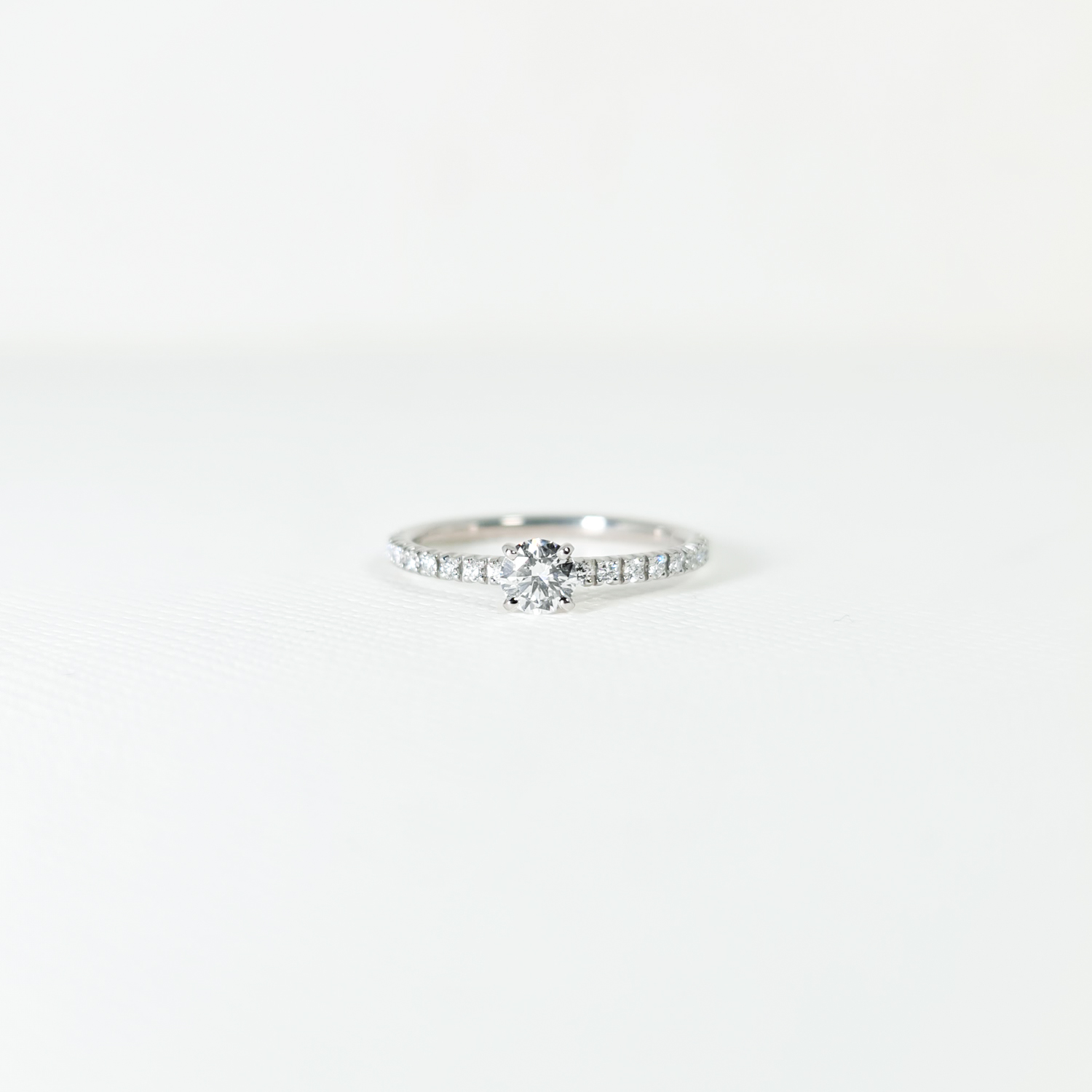 แหวน Cartier Etincelle De Cartier Solitaire ring Platinum950 with 0.19carat d vs1 Diamond ไซส์ 46# (Used) +กล่องและการ์ดและใบเซอร์GIAและใบเสร็จ