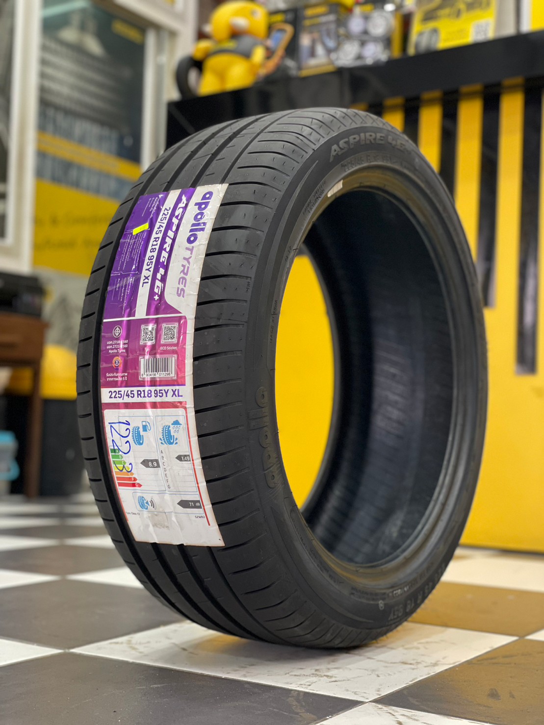 Apollo 225/45R18 Aspire4G ยางใหม่ปี2023