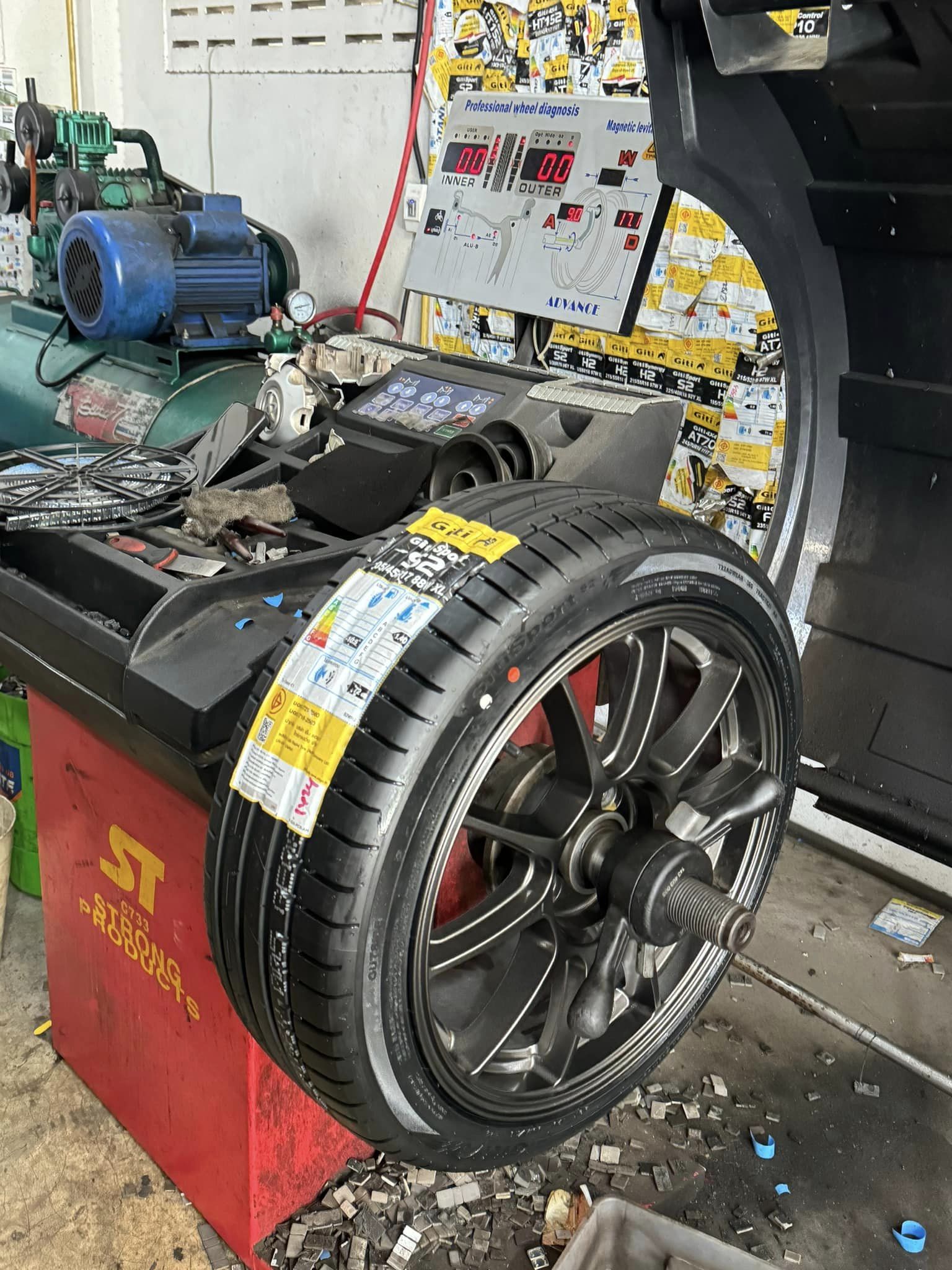 Mini_Cooper ติดตั้งเปลี่ยนยาง มั่นใจคุณภาพ🛞 #Giti_SportS2 205/45R17 🛞