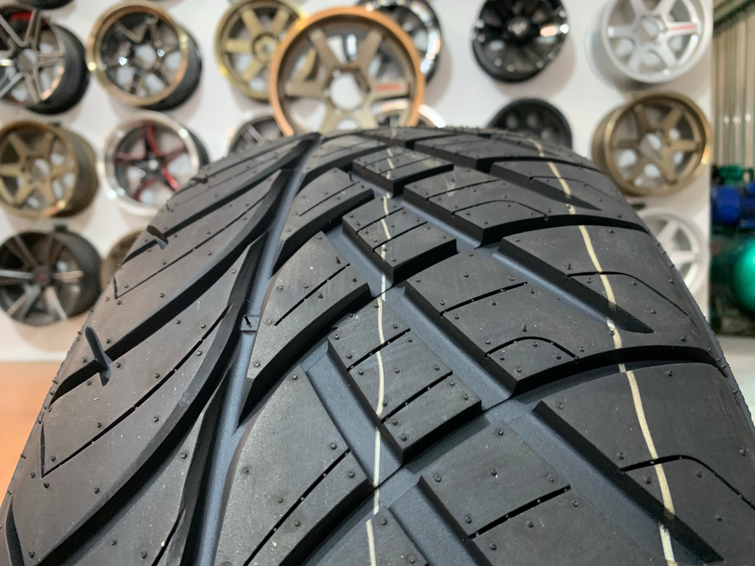 Kinto V36 265/60R18 ยางใหม่ปี2021 ยางซิ่ง นุ่มหนึบ ยางสายพันธุ์ญี่ปุ่นคุณภาพดี