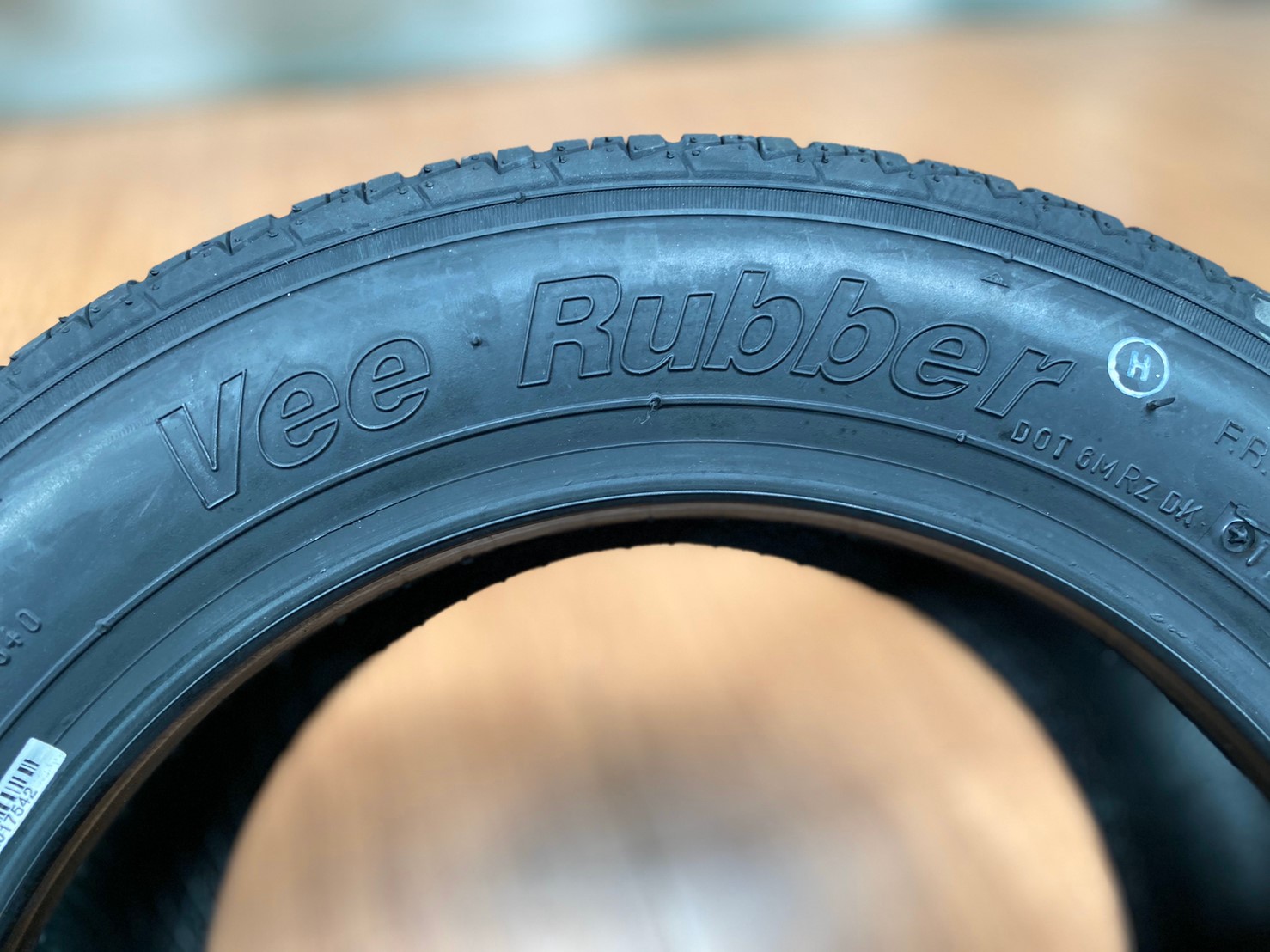 ยางใหม่ขอบ13 ยางแก้มเตี้ย Vee Ruber 195/50/R13 ยางใหม่ปี2020 สำหรับล้อผ่า ล้อหน้ากว้าง ล้อซิ่ง