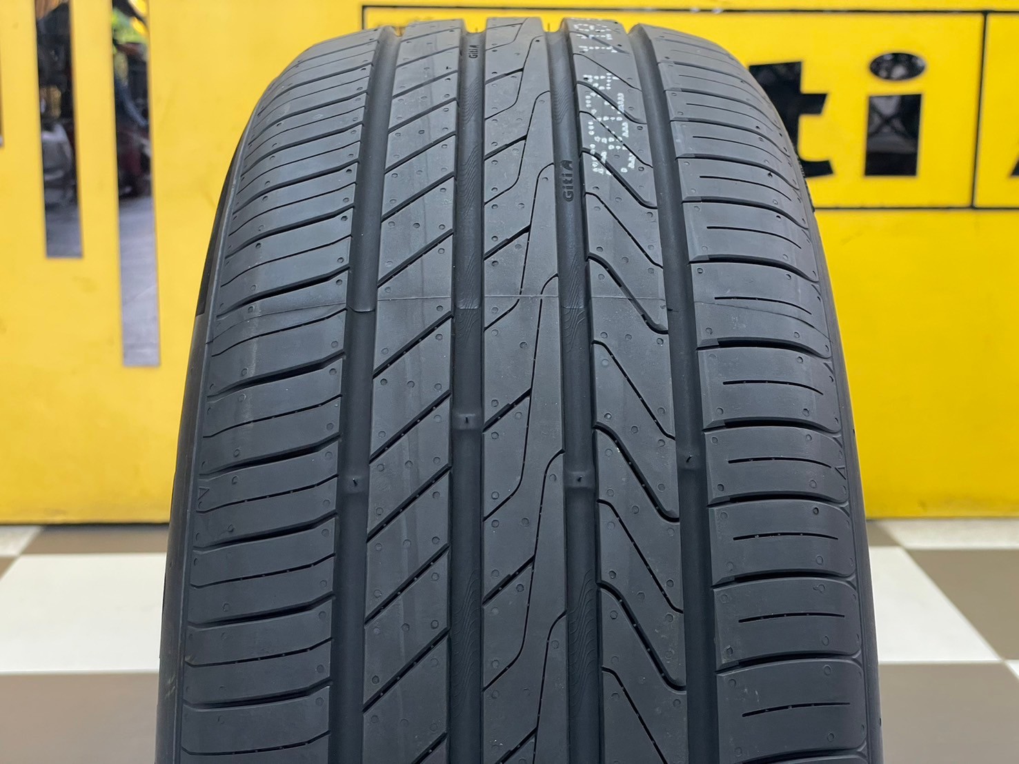 🔥Giti control P10 225/55R18 🔥ยางรถยนต์คุณภาพดี นุ่มเงียบ สมรรถนะสูง ยางใหม่ปี2024 ราคาพิเศษ