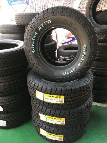 ยางใหม่คุณภาพดียางปี18 Giti4x4 AT70 265/70/R16ตัวหนังสือสีขาว ผ้าใบ8ชั้น