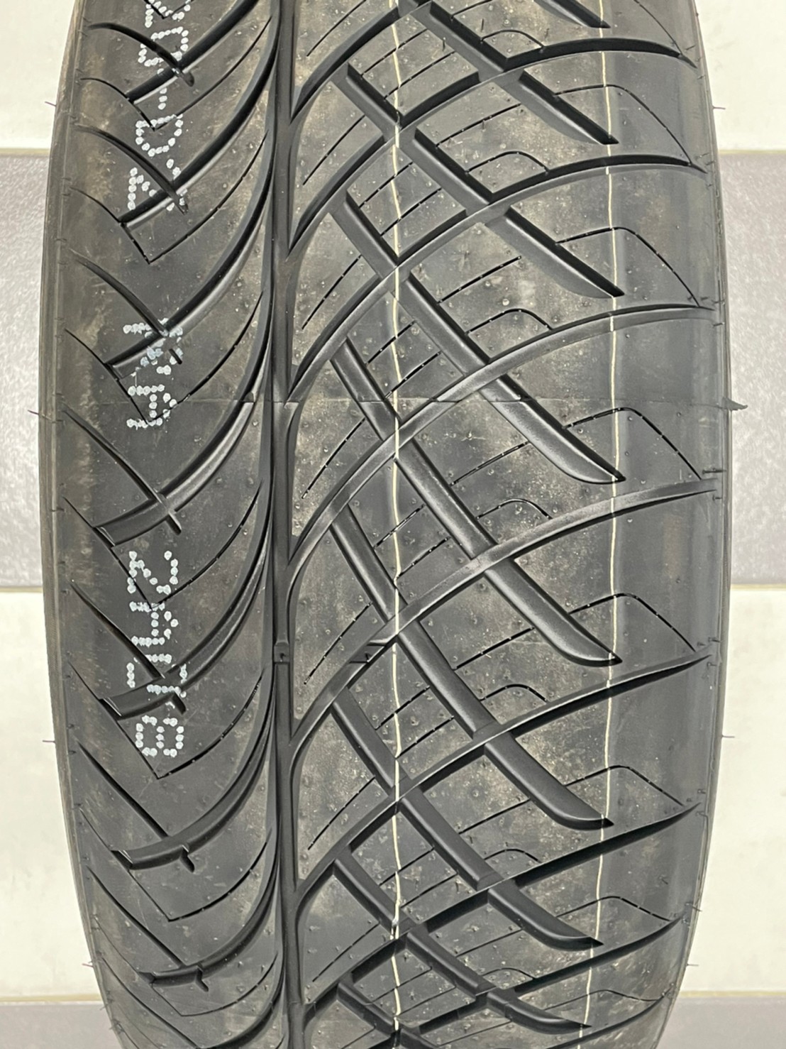 265/50R20 Kinto V36ยางสปอร์ต ลายซิ่ง ยางใหม่ปี2022