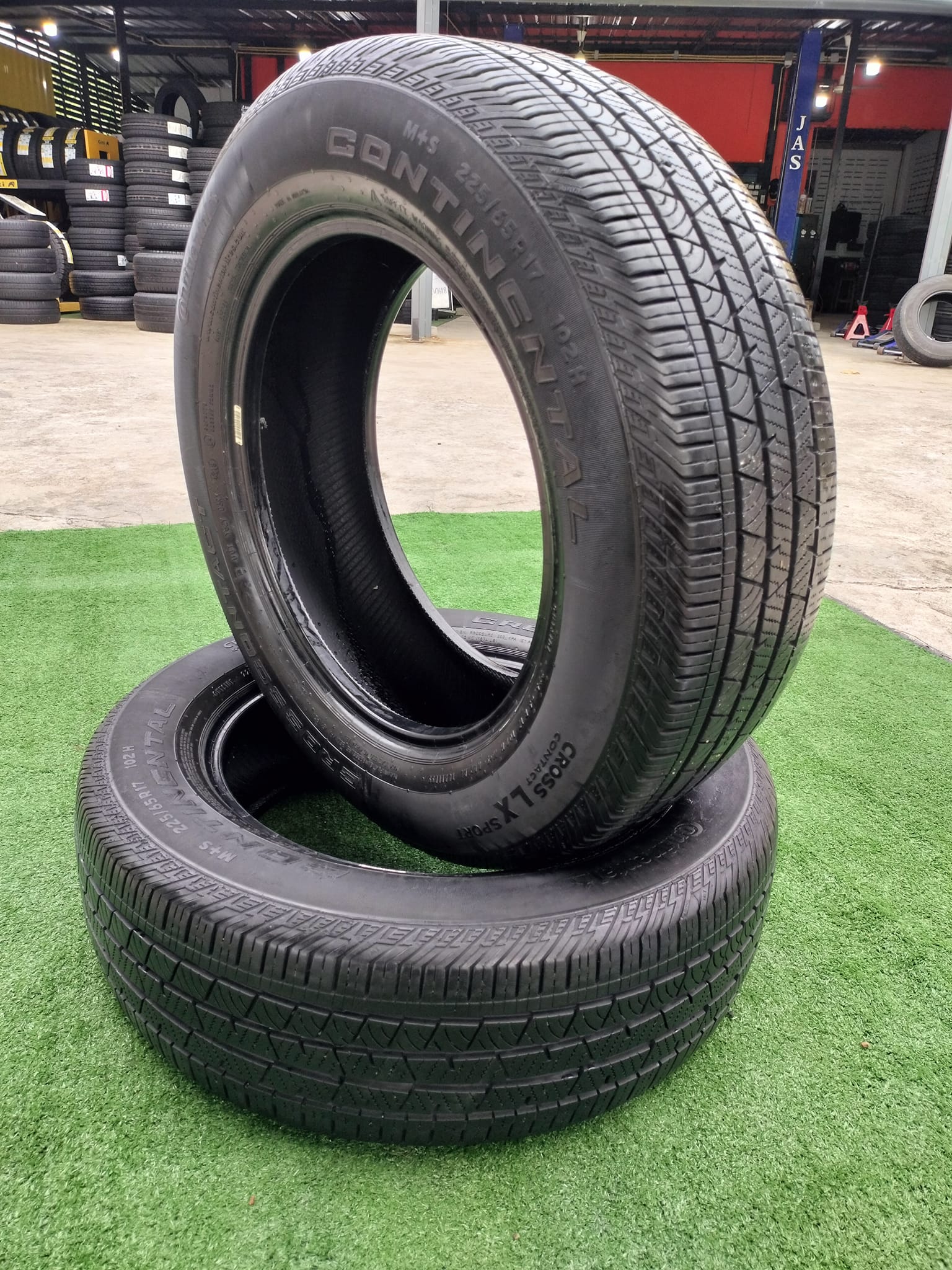 ยางมือ2 สภาพดี ขอบ17" ยางยี่ห้อCONTINENTAL LX SPORT 225/65R17