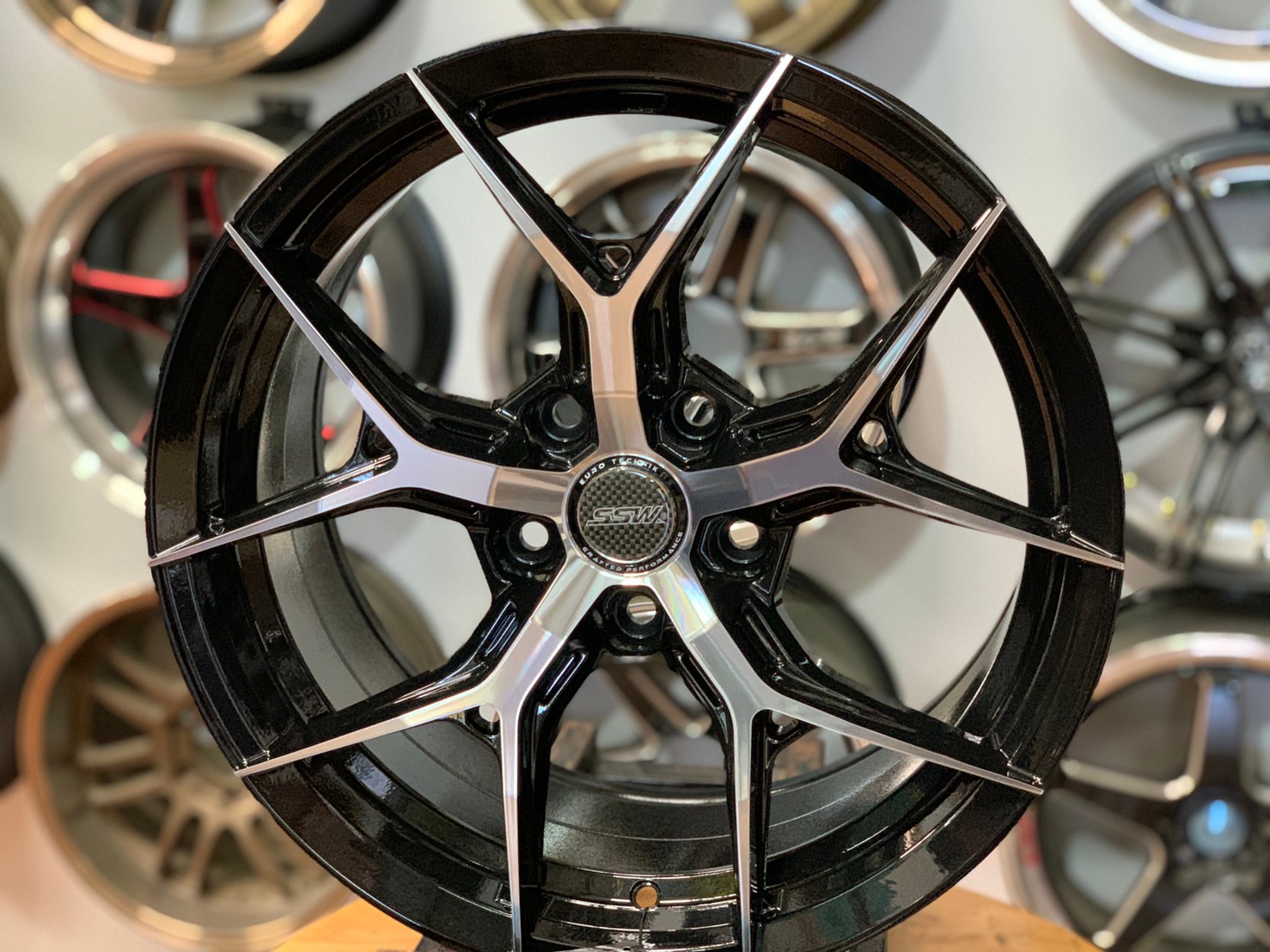 ล้อแม็กซ์ใหม่ขอบ17 SSW Stamford Sport Wheels รุ่น385 ขอบ17 กว้าง8 ออฟ38 5รู114 สีดำหน้าเงา สวยหรู