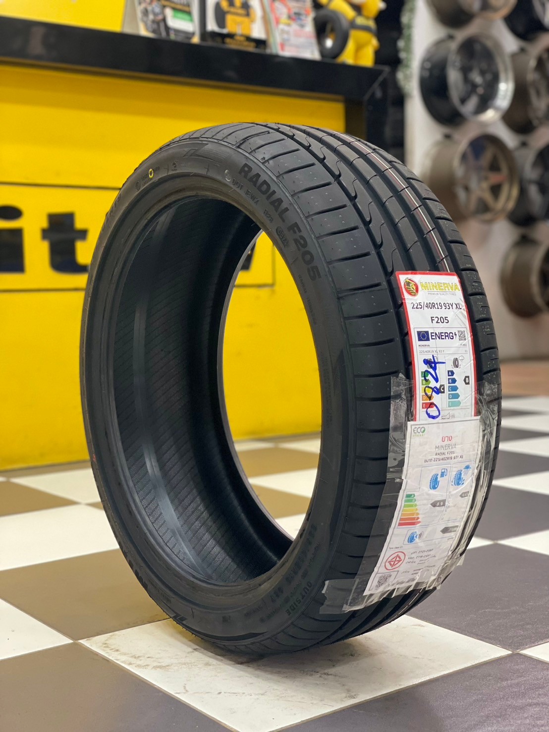 ยาง MINERVA F205 225/40R19 ยางสปอร์ตคุณภาพดี สมรรถนะการขับขี่สูงนุ่มเงียบ ยางใหม่2024