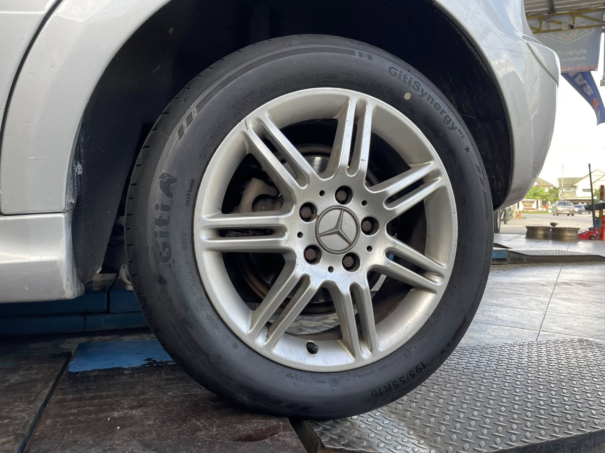 BENZ_A180🚘เปลี่ยนยาง 🛞🐘#GITI_SynergyH2_195/55R16