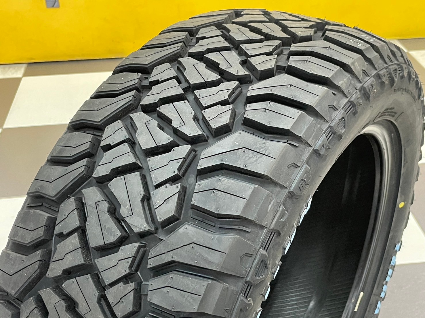 ยาง Sailun Terramax RT 265/50R20 ยางใหม่ปี2024 " หล่อ ดุดัน ยางตัวหนังสือสีขาว "