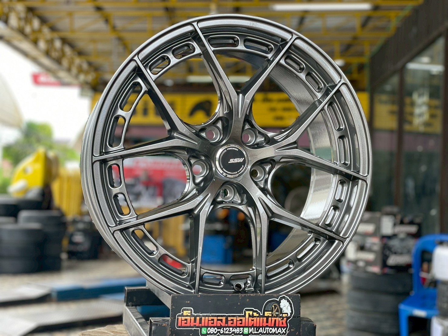ล้อแม็กซ์ SSW รุ่น 436 ขนาด 18x8.5 นิ้ว พร้อมค่า Offset (ET) 38 และรูน็อตแบบคู่ 5x112 กับ 5x114.3