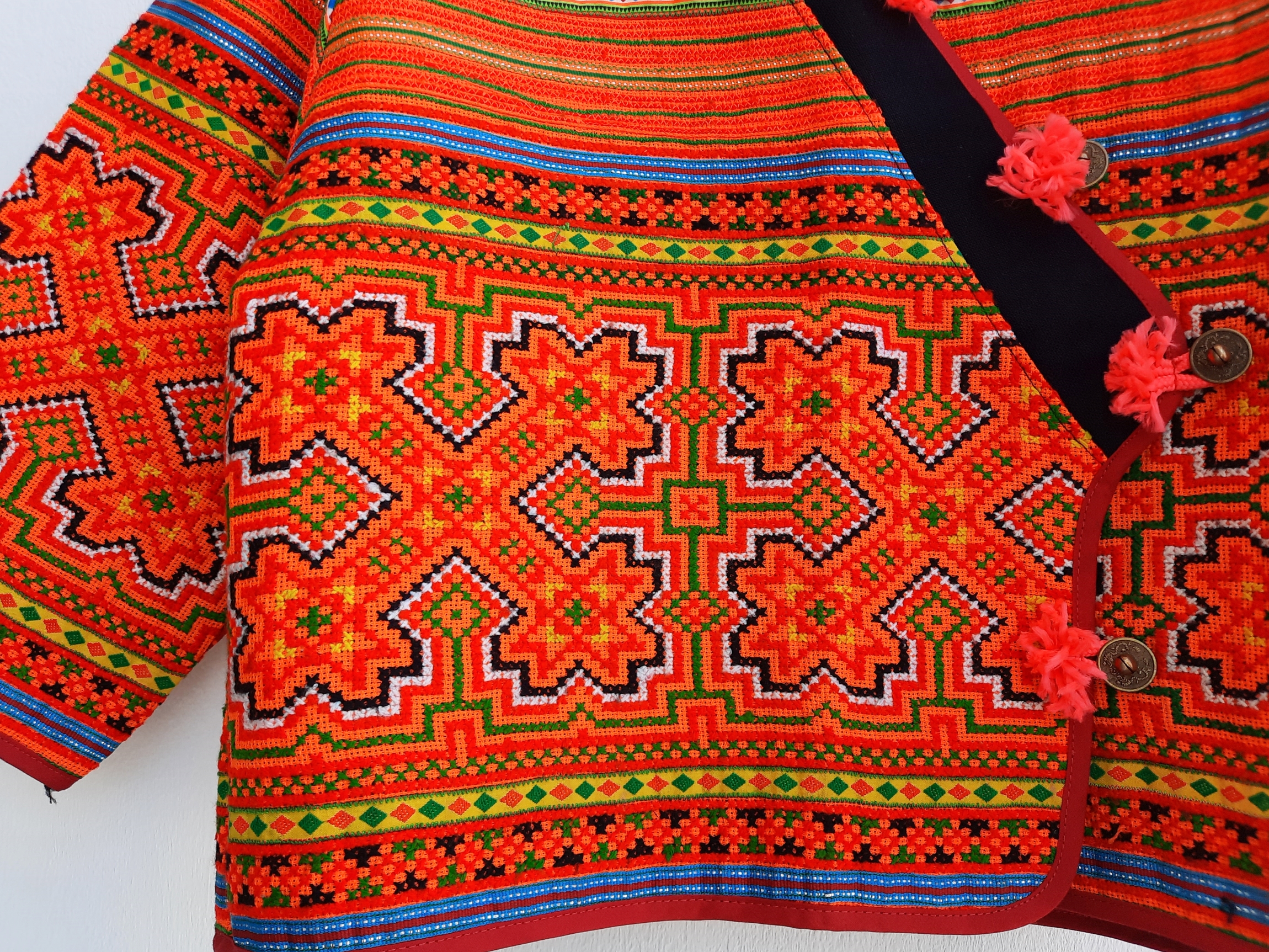 เสื้อเจ้านางสีส้มสด ผ้าชาวเขา