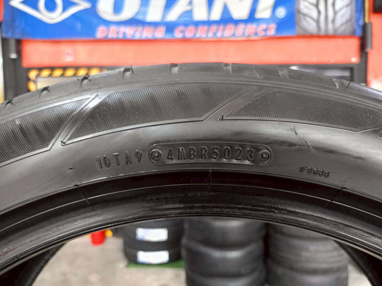 DUNLOP SP SPORT MAXX050 ขนาดยาง 255/45R20 ยางปี 2023 (4เส้น)