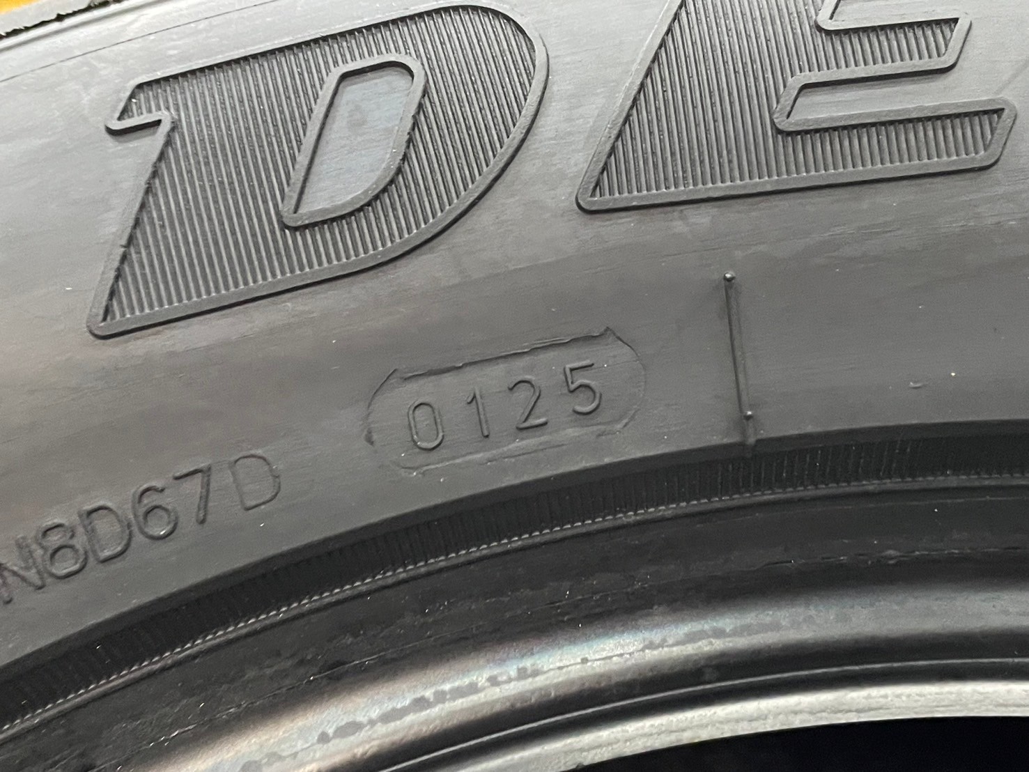ยางใหม่ DEESTONE STROMZ RS 255/50R18 ยางใหม่ปี2025 ยางตัวหนังสือสีดำ