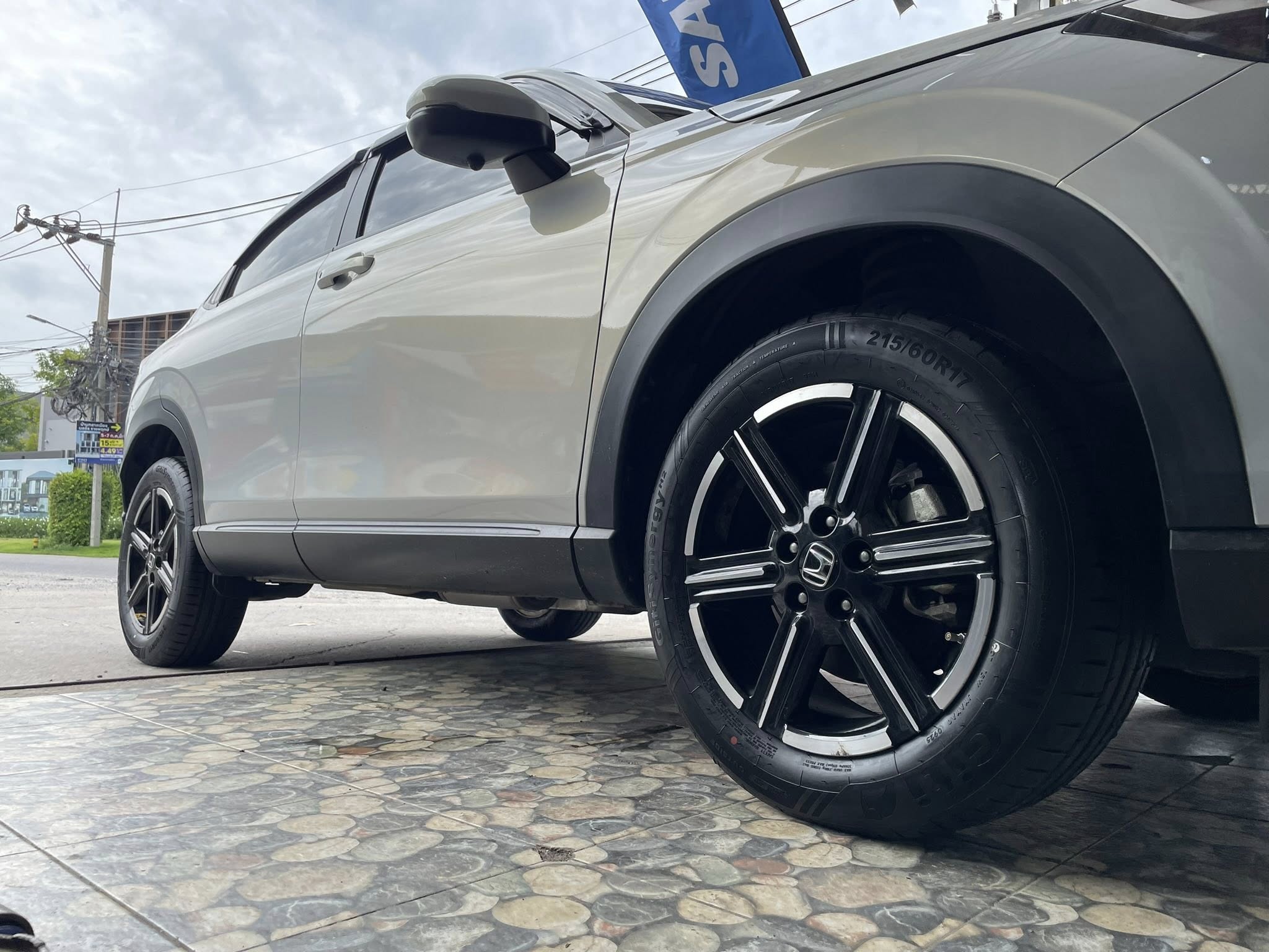 HONDA_HRV🚘❤️💫 🛞🐘#GITI_SynergyH2_215/60R17