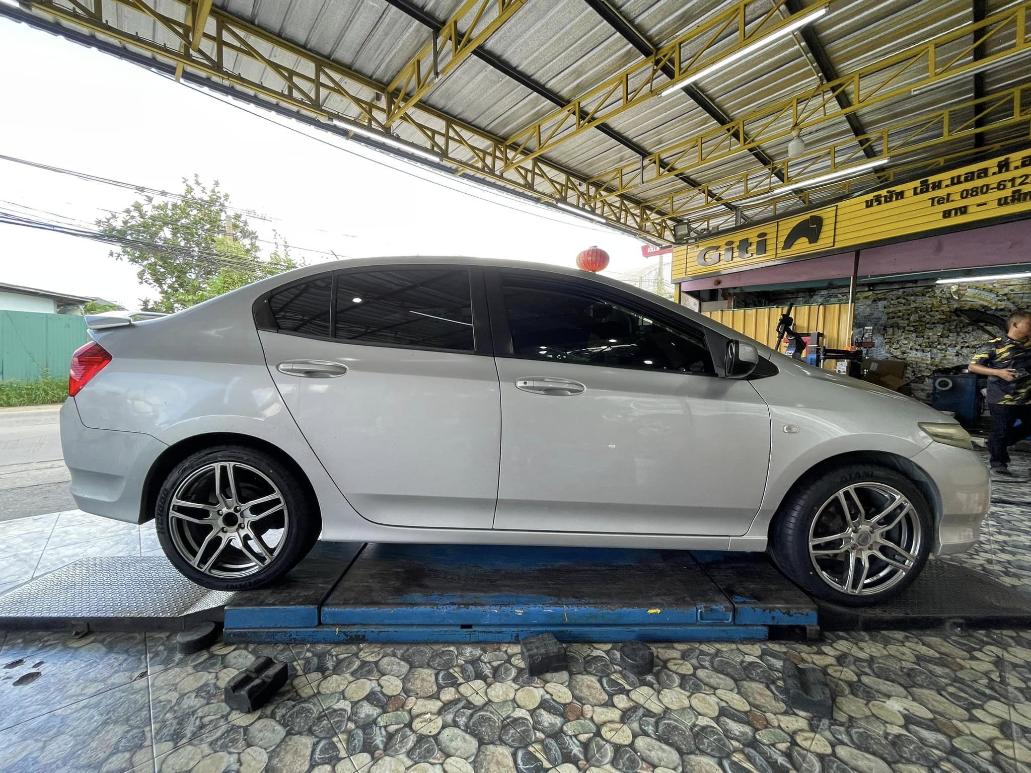 🚘 #HONDA_CITY #OTANI #KC1000 205/45R17