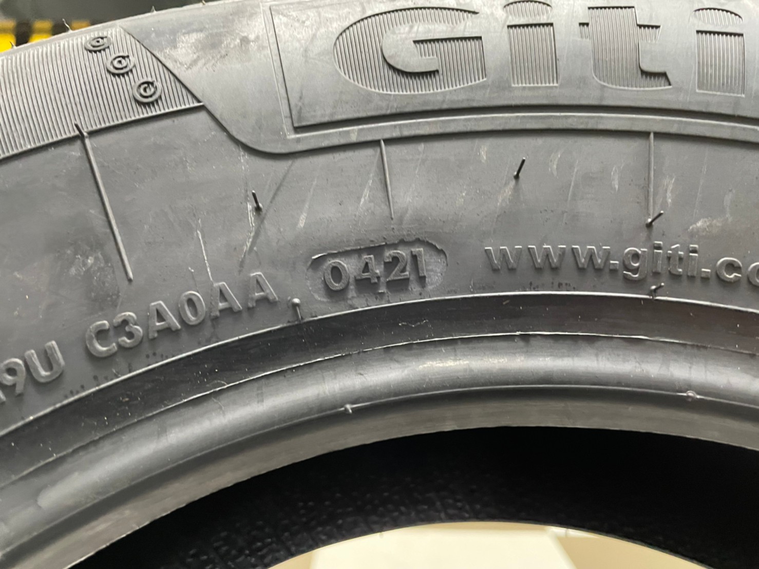 185/70R14 Giti Synergy E1 ยางสปอร์ต ยางรถยนต์คุณภาพดี สมรรถนะสูง นุ่มเงียบ