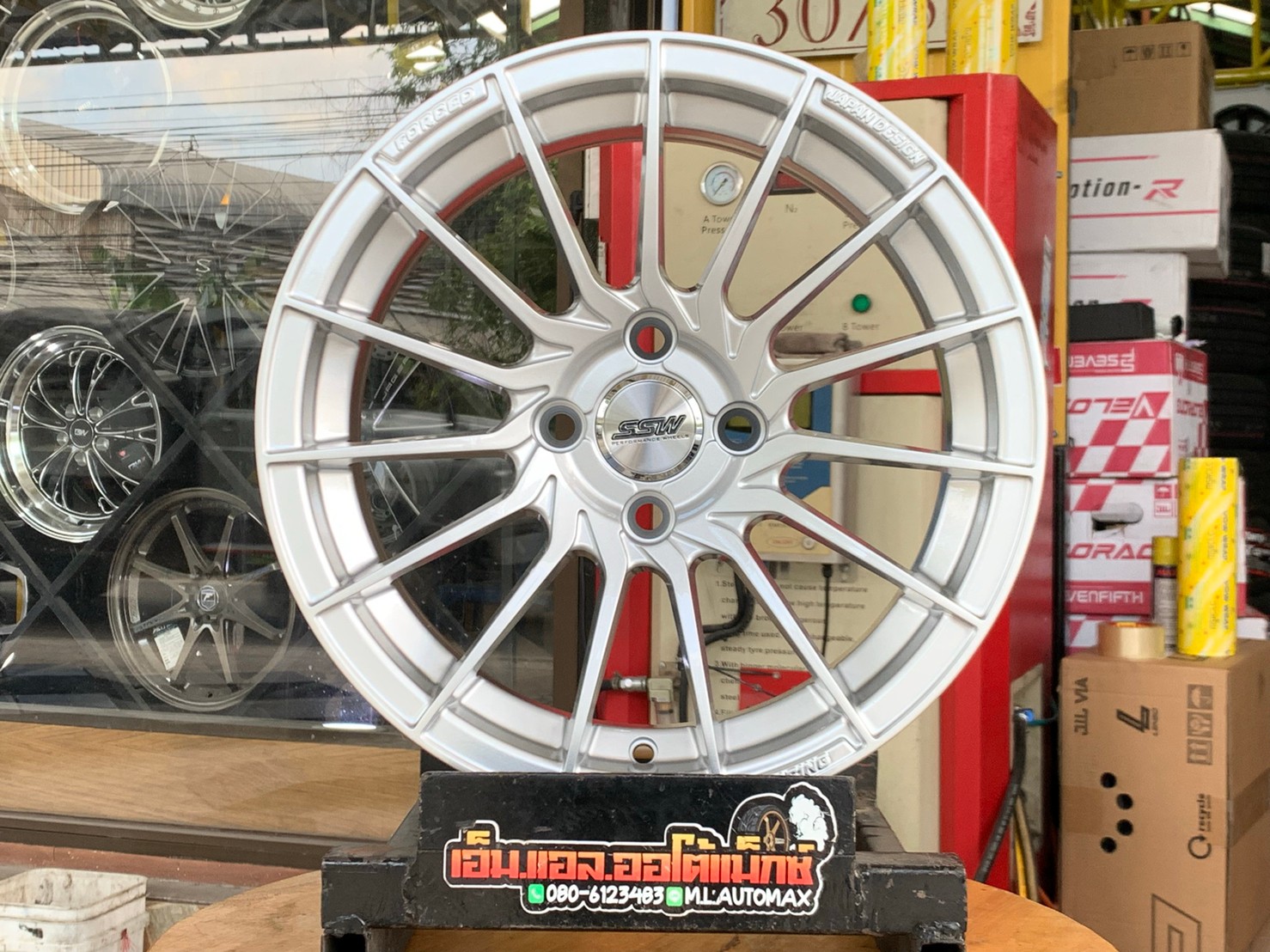 ล้อแม็กขอบ15 Model 355งานไทย SSW 4รู100 กว้าง7 ออฟ38 สีซิลเวอร์