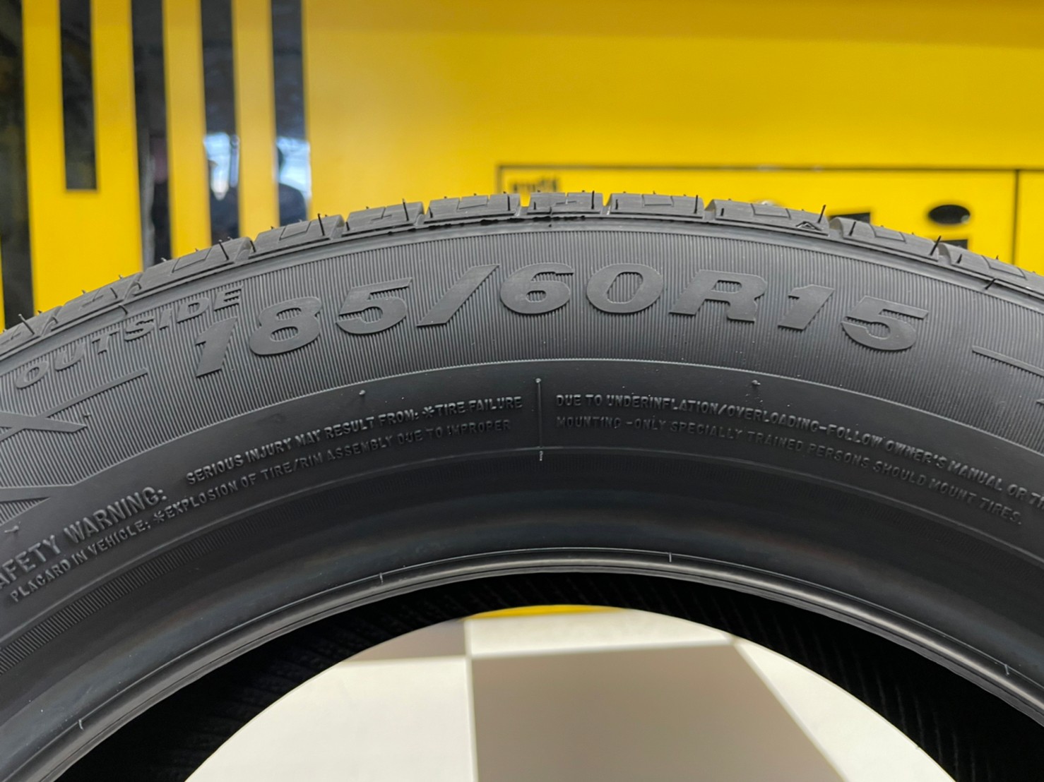 ยางใหม่AUSTONE SP602185/60R15 ยางผลิตไทย คุ้มค่ารับประกันบาดบวมเบียดตำ365วันเคลมฟรี ยางใหม่ปี2022