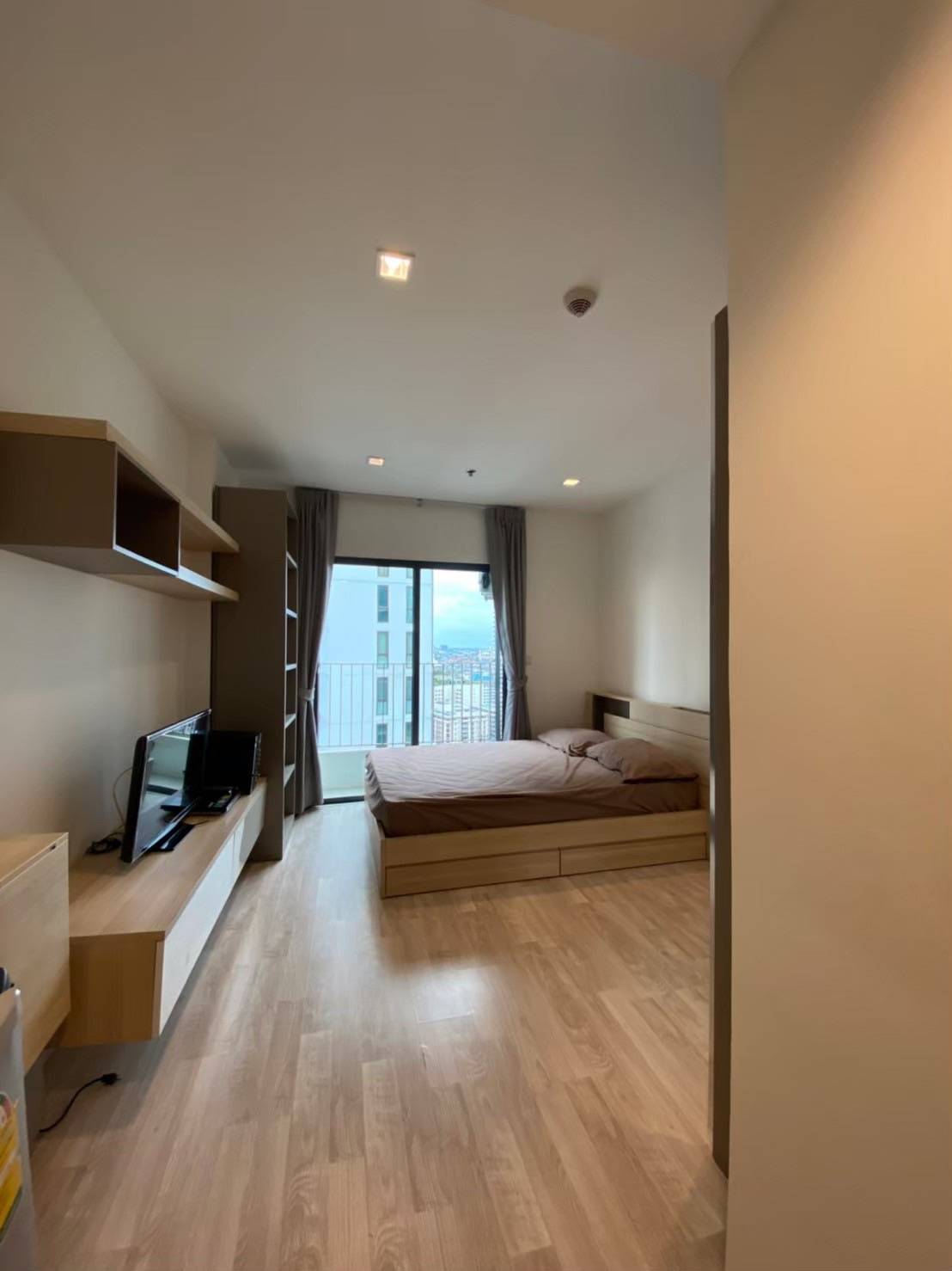 *FOR RENT* IDEO MOBI สาทร ห้องสวย ใกล้ BTS กรุงธนบุรี 80 ม.
