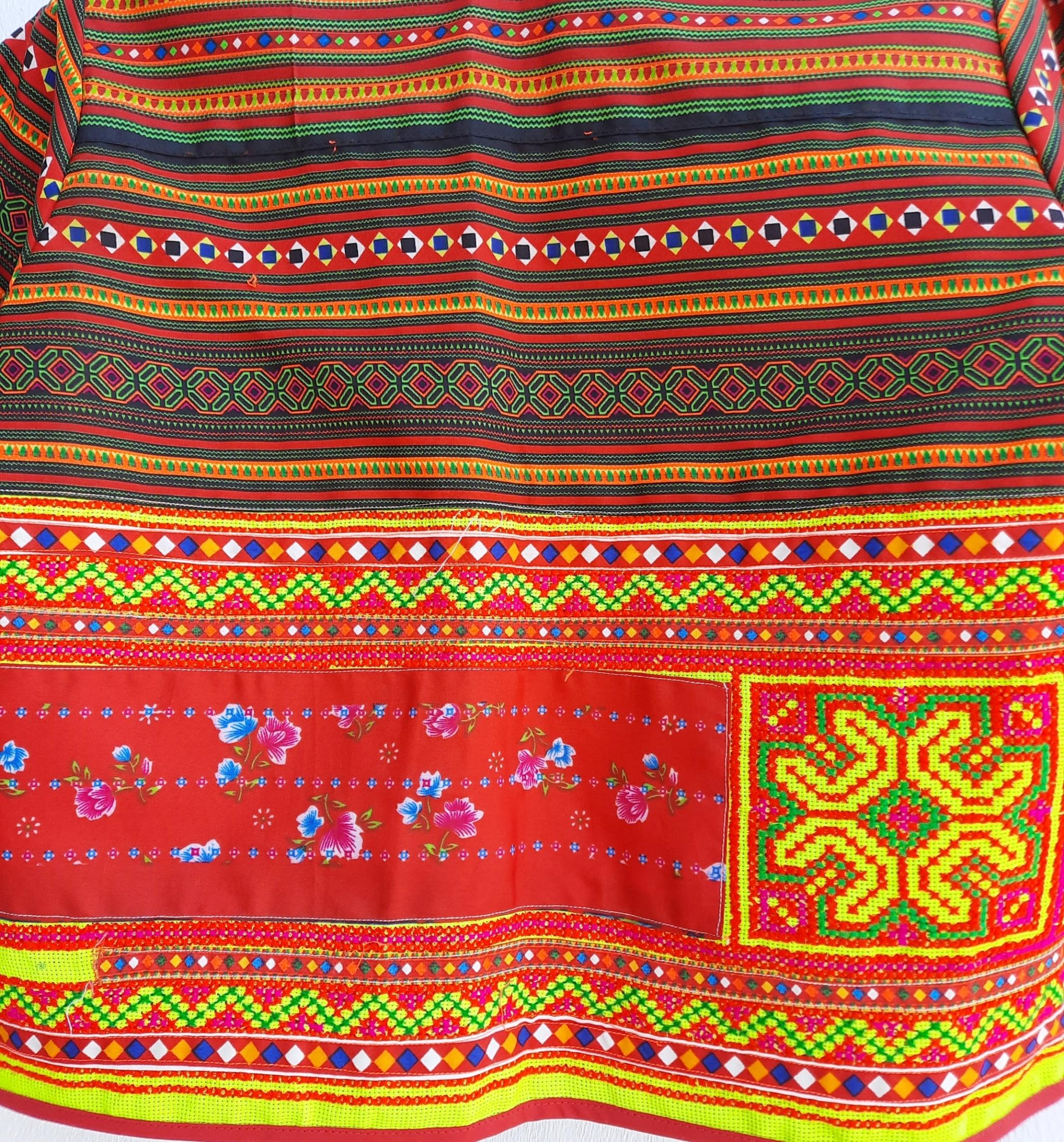 เสื้อคลุมผ้าม้ง สีเหลืองมะนาว ลายชัด