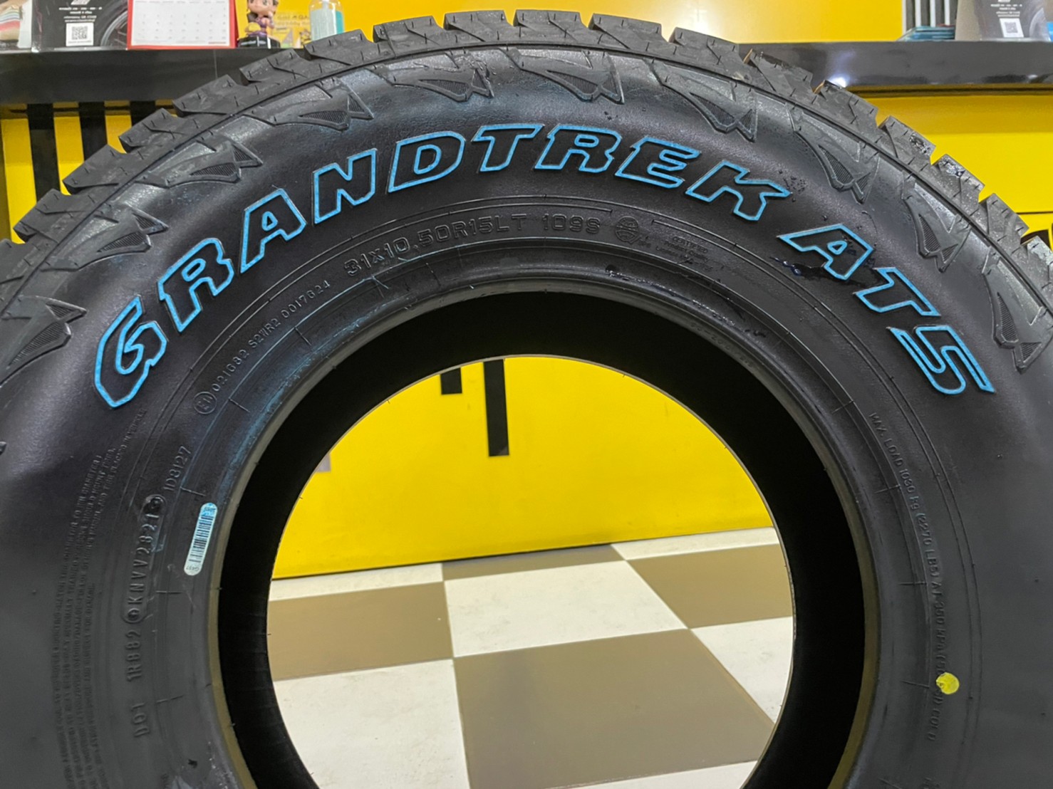 ยางใหม่DUNLOP GRANDTREK AT5 31x10.5R15 ยางตัวหนังสือสีขาว