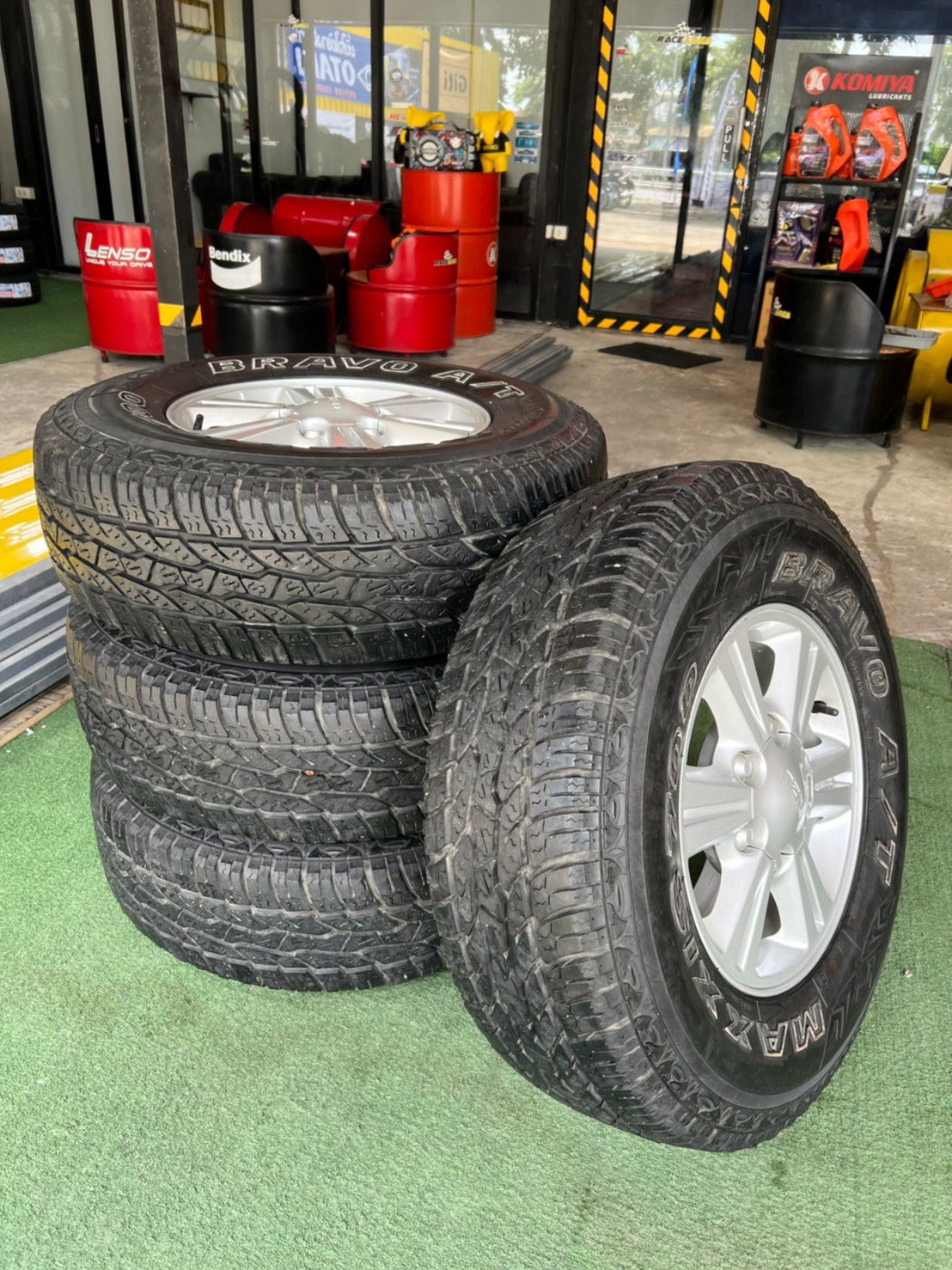 ล้อ ISUZU พร้อมยาง Maxxis 30x9.5/R15 ปี10