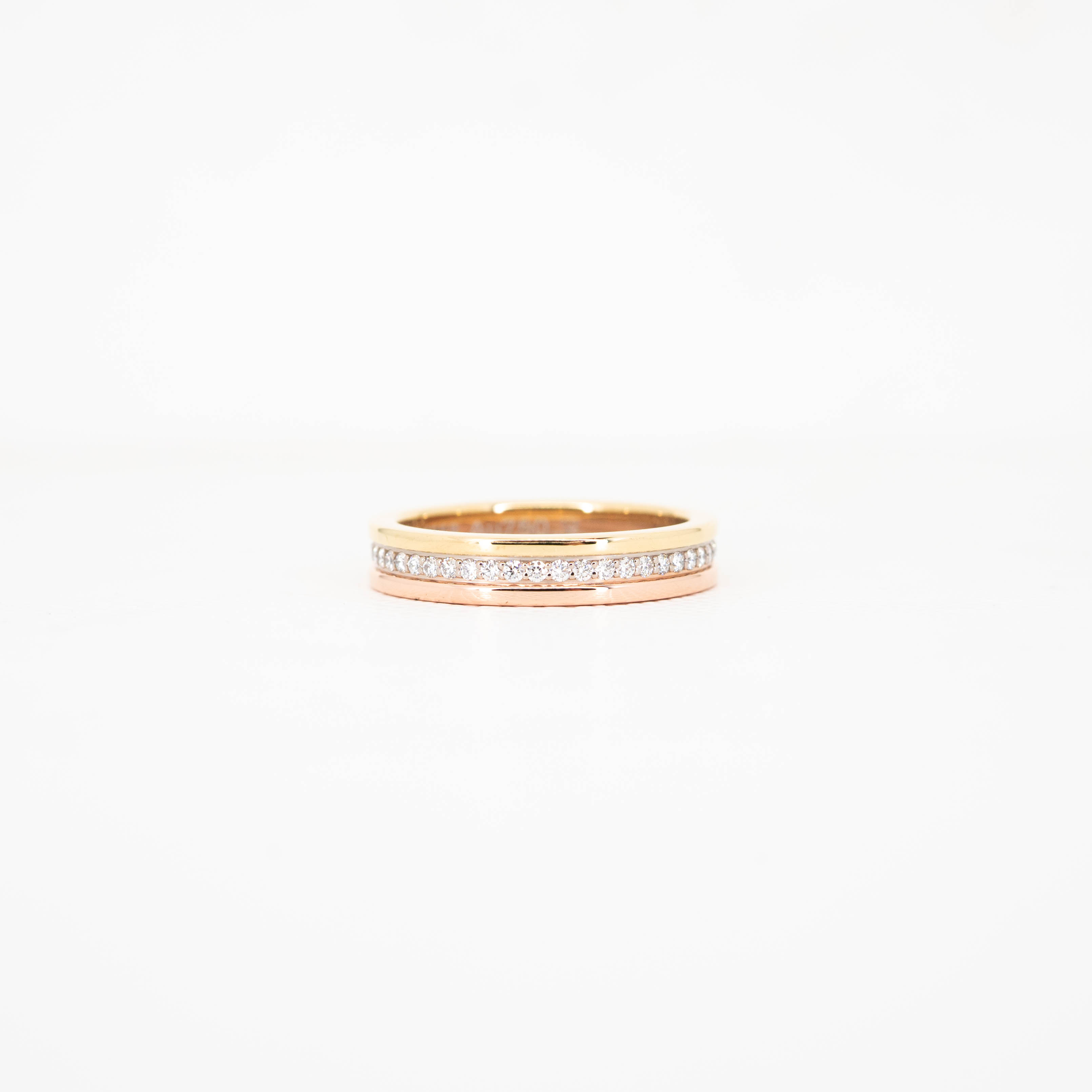 แหวน Cartier Trinity Vendôme Louis Cartier band with Diamonds ทองคำ3สี18K ไซส์ 47# (Used)