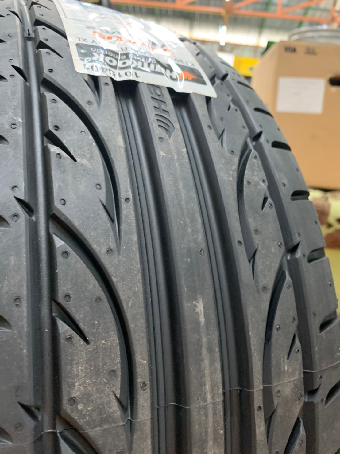 Hankook Ventus V12 215/45R17 ยางสปอร์ต นุ่มเงียบ