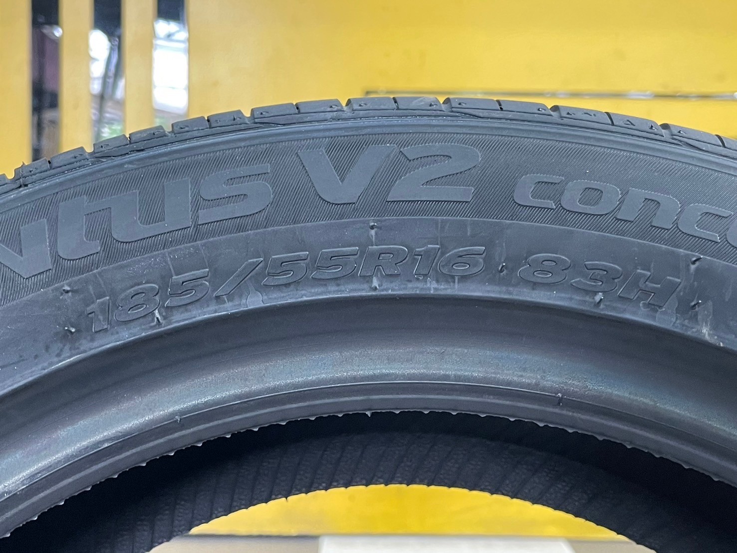Hankook รุ่น Ventus V2 Concept 185/55R16 ยางใหม่ปี2024