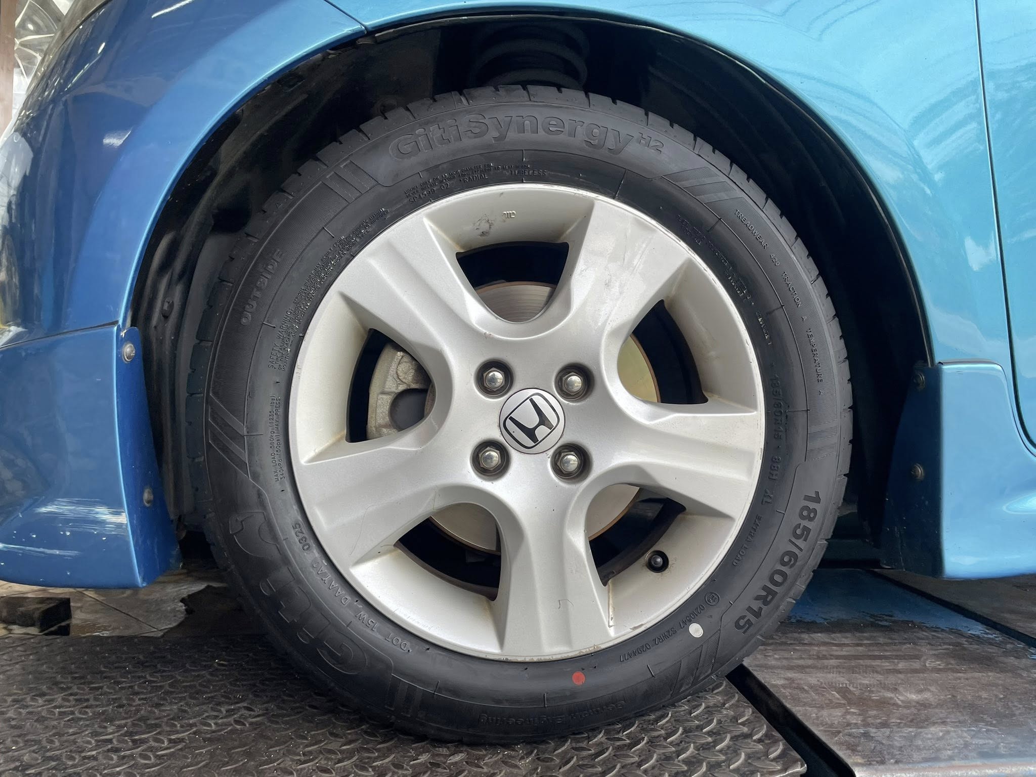 HONDA_JAZZ🚘 🛞เปลี่ยนยาง 🐘#GITI_SynergyH2_185/60R15 🛞