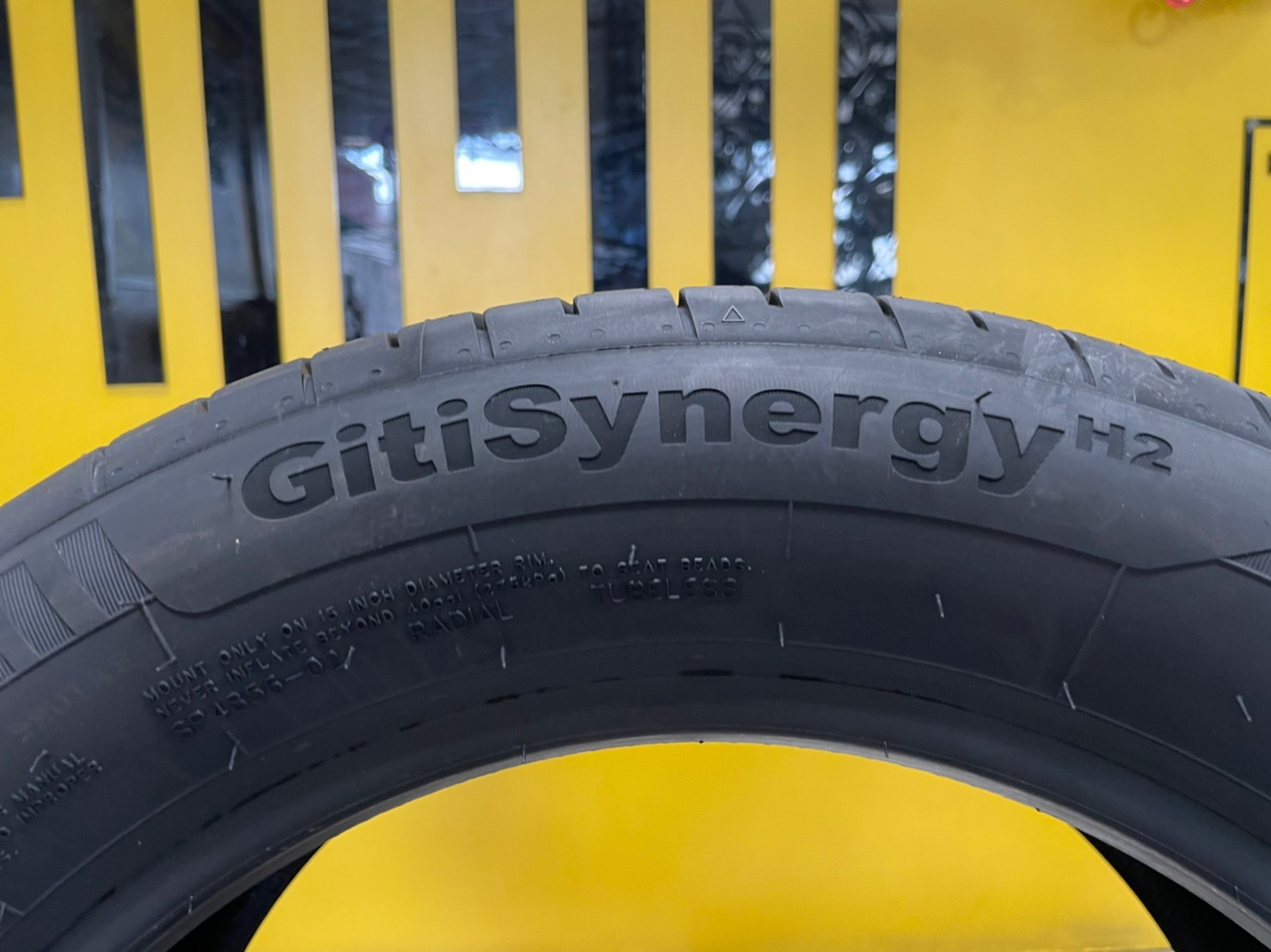 Giti Synergy H2 195/55R15 ยางใหม่ปี2023 ราคาโปรโมชั่นพิเศษ พร้อมติดตั้งฟรี