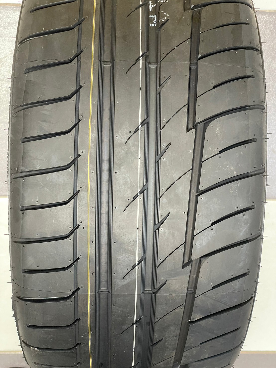 ยาง GT RADIAL CHAMPIRO SX2 265/35R18 ยางใหม่ปี2023