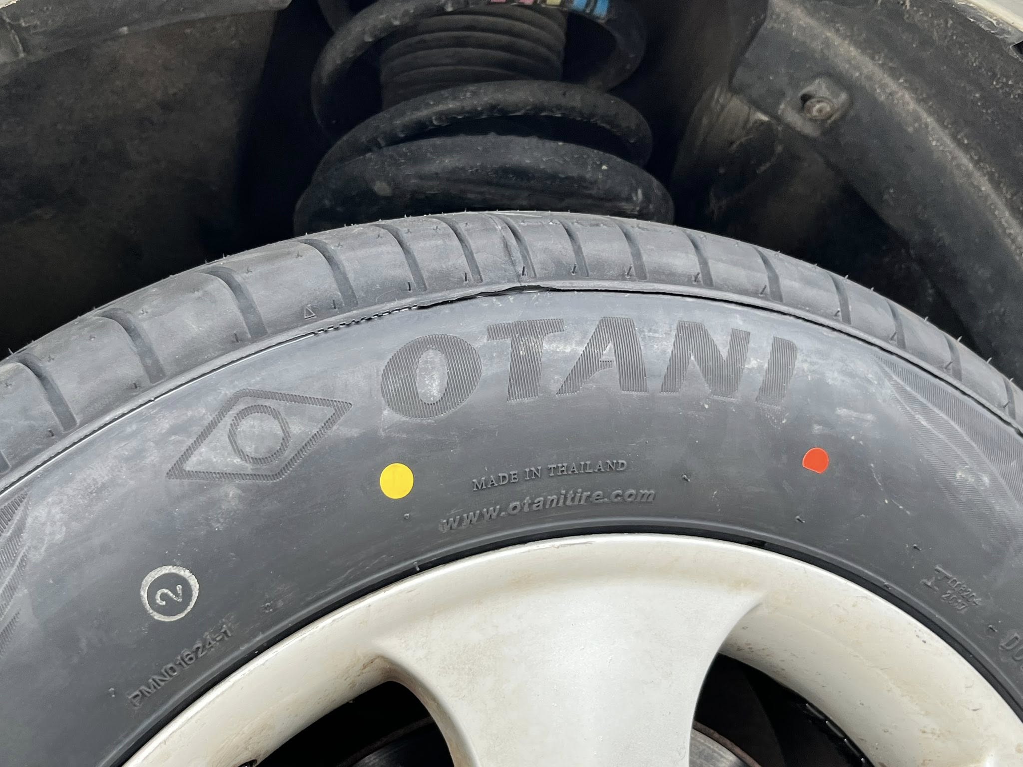 SEAT #ALHAMBRA🚘❤️💫 🛞🐘#OTANI #KC2000 215/60R16