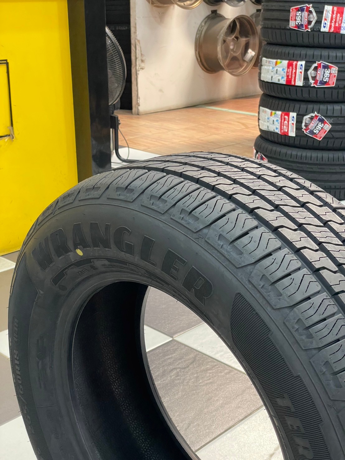 ยางใหม่กู๊ดเยียร์ GOODYEAR WRANGLER TERRITORY HT 265/60R18 ยางใหม่ปี2024
