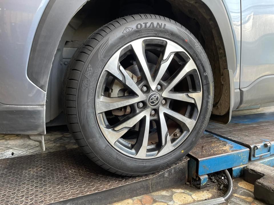 เปลี่ยนยาง 🚘 #TOYOTA_CORDLLA CROSS #OTANI #KC2000 225/50R18