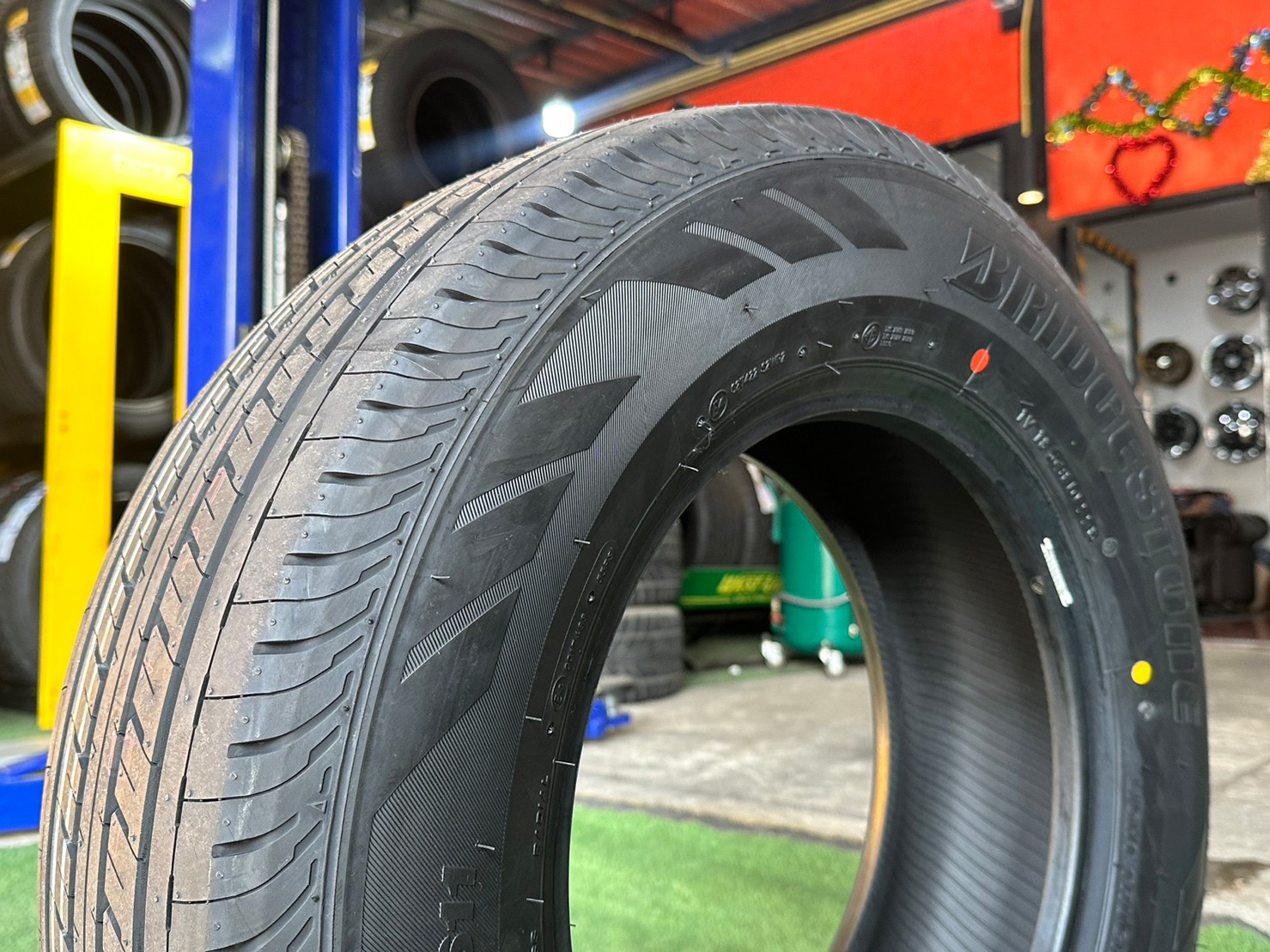 ยางใหม่ Bridgestone Duravis R611 215/70R15 ยางใหม่ปี2023