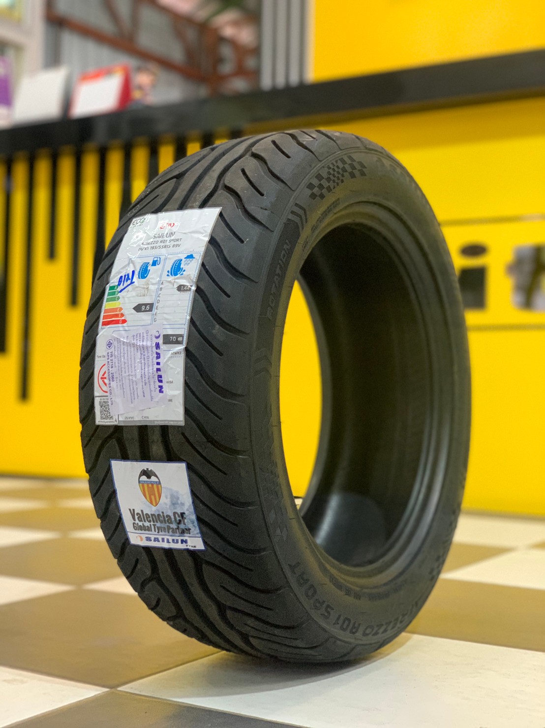 ยางซอฟ 195/55R15 Sailun Atrezzo R01 ยางไซลุนยางสปอร์ตลายซิ่ง ลายAD ยางใหม่ปี2021