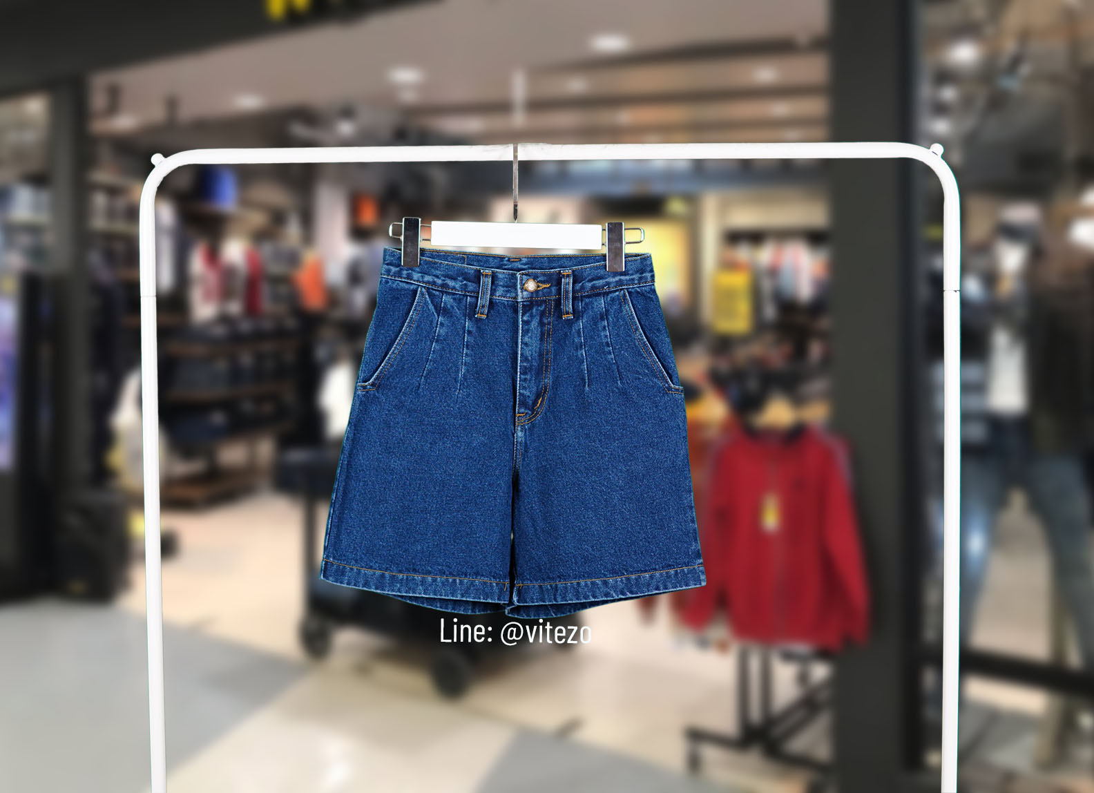 กางเกงยีนส์ขาสั้นเอวสูง แต่จีบหน้าให้ดูมีเอว สวยมาก ขากว้างใส่สบาย เก็บพุงอย่างเนียน สาว ๆ ใส่แล้วทรงสวย น่ารัก