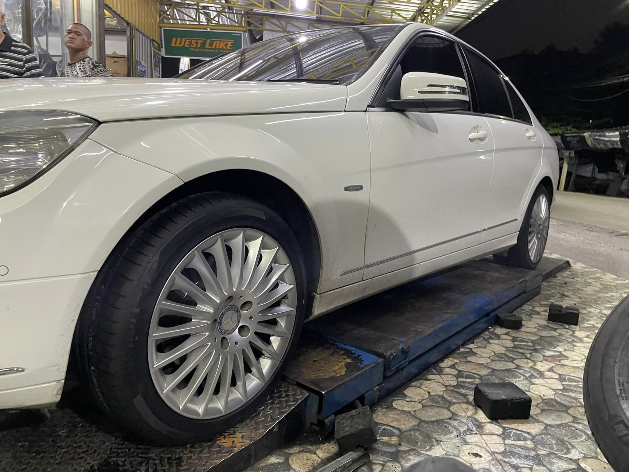 เปลี่ยนยาง🚗#BENZ_C200🚘 🛞#ยางจีที #ยางสปอร์ตสมรรถนะการขับขี่สูง 🛞 🛞#Giti_SportS2 225/45R17🛞