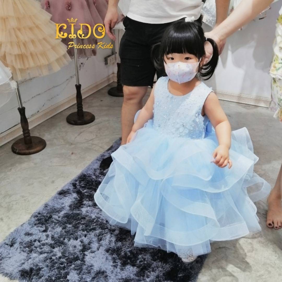 ชุดราตรีเด็ก(หน้าร้านอยู่รัชดา ลองได้ถ่ายรูปจากชุดจริง)A218สีชมพูเข้ม กระโปรงสั้นชั้นพอง อกปักดอกไม้สวยหวาน น่ารัก