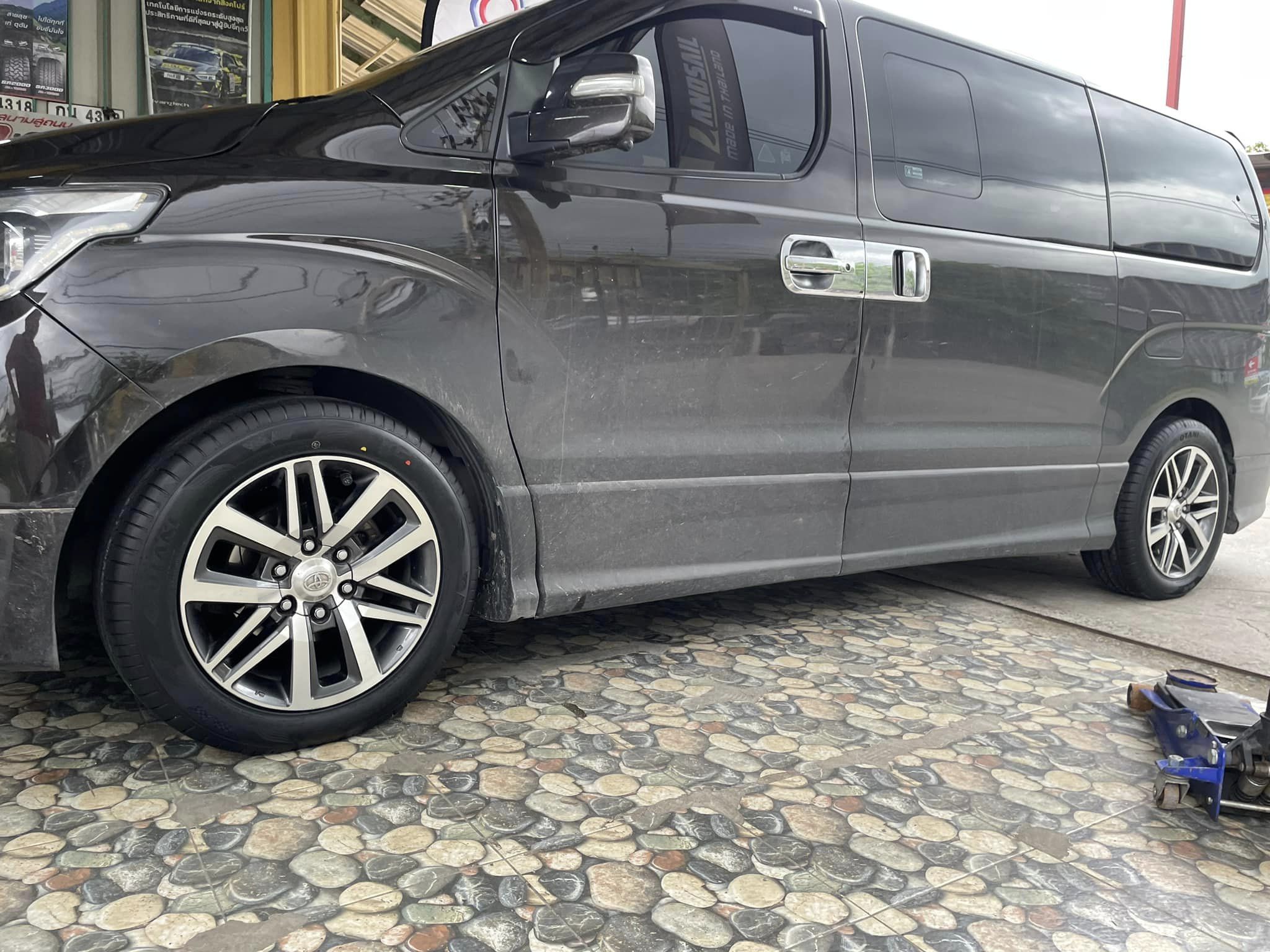 🚘 #HYUNDAI_H1❤️ #OTANI เปลี่ยนยาง#KC2000 235/55R18