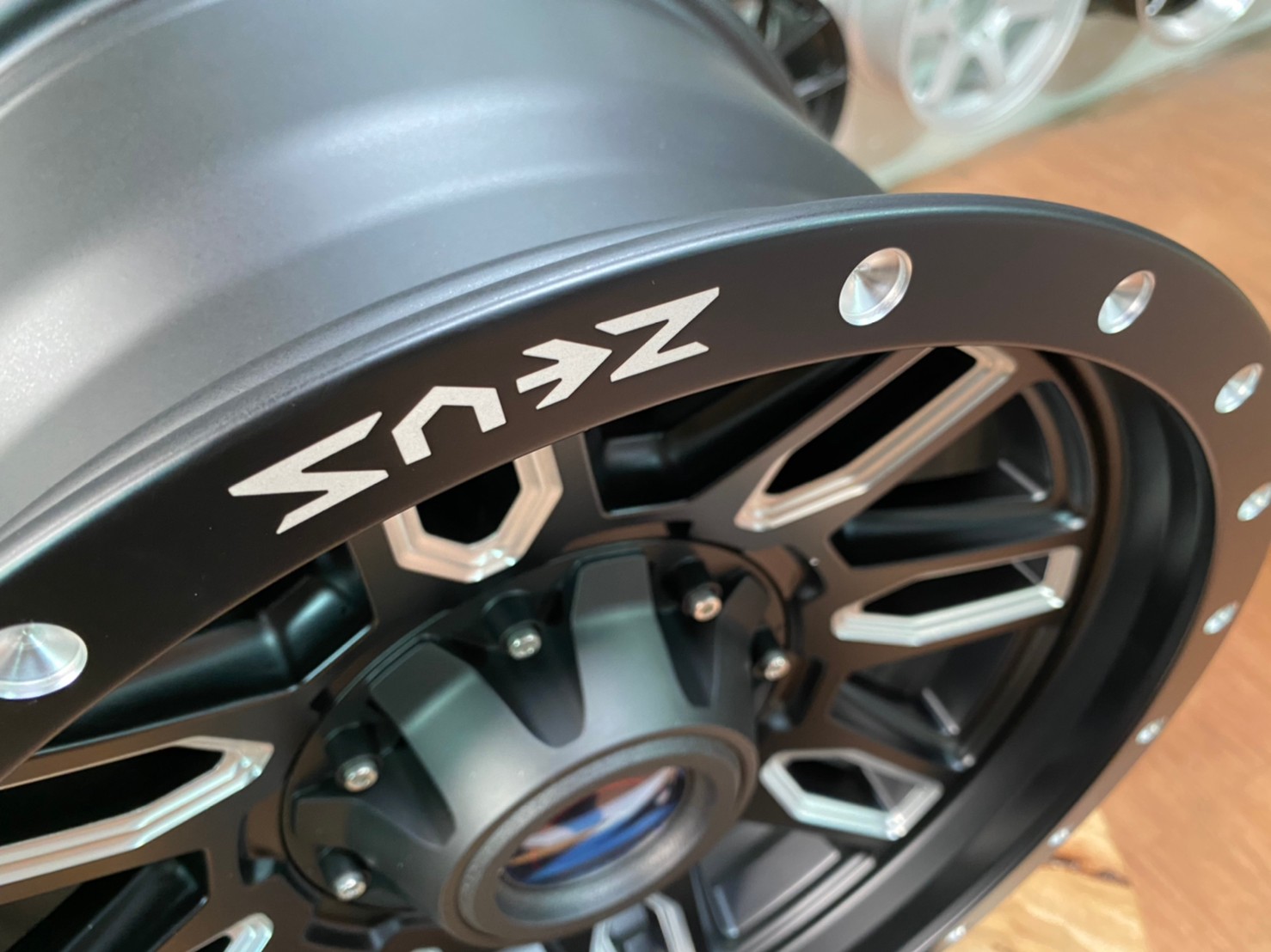 ล้อแม็กซ์ ZEUS By Lenso รุ่น ZEUS-16 ล้อขอบ16 กว้าง8.5 ออฟ0 6รู139.7 สีดำด้านมิลลิ่ง(MBWA)